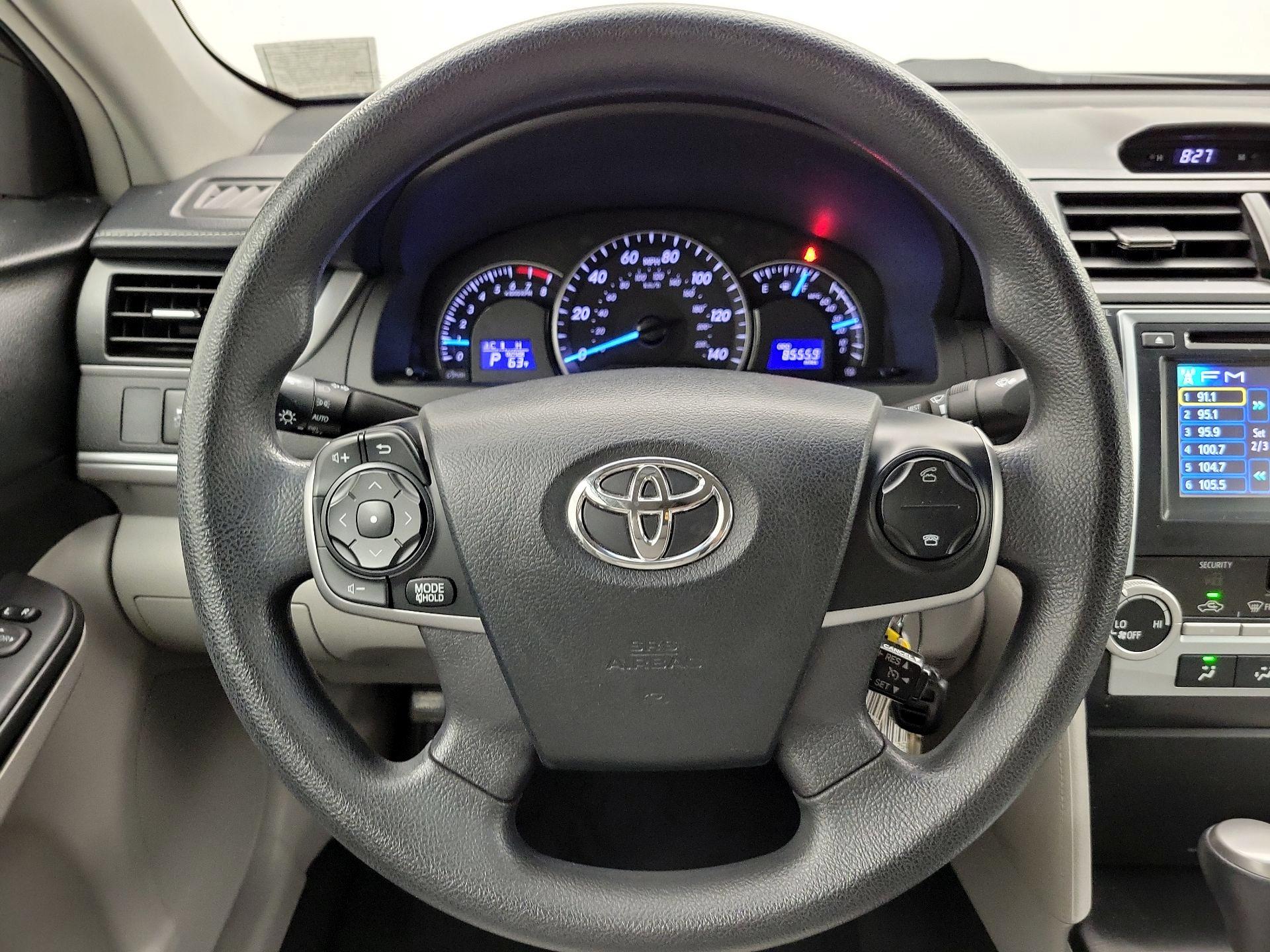 Thumbnail: 2014 Toyota Camry - 10