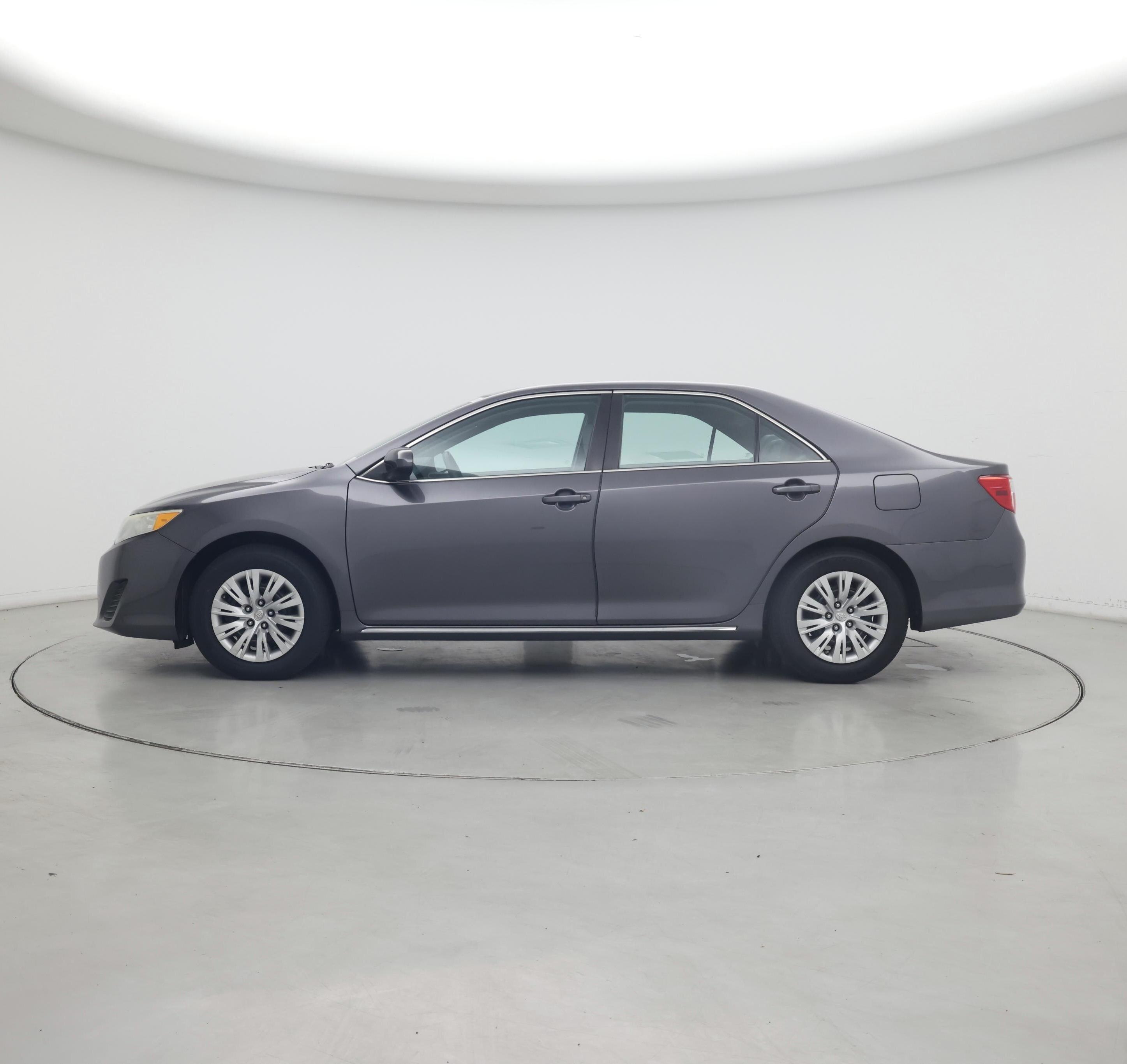 Thumbnail: 2014 Toyota Camry - 3