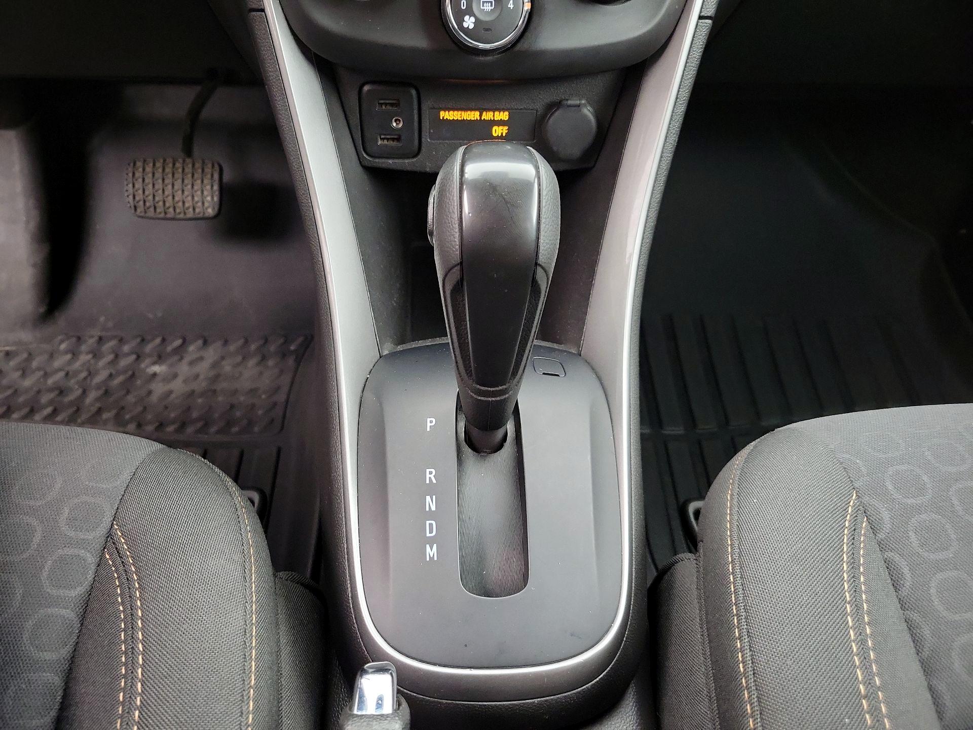Thumbnail: 2022 Chevrolet Trax - 17