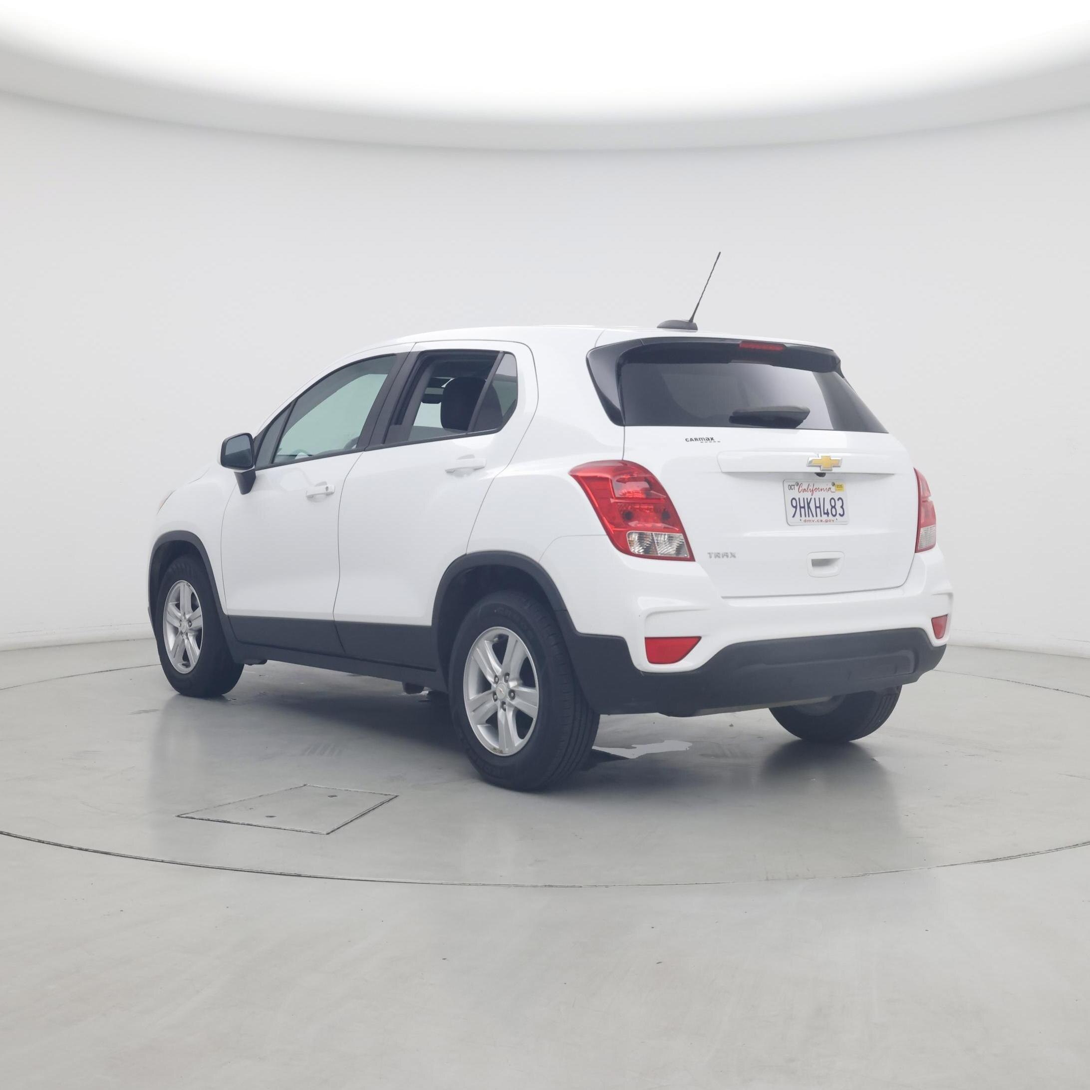 Thumbnail: 2022 Chevrolet Trax - 2