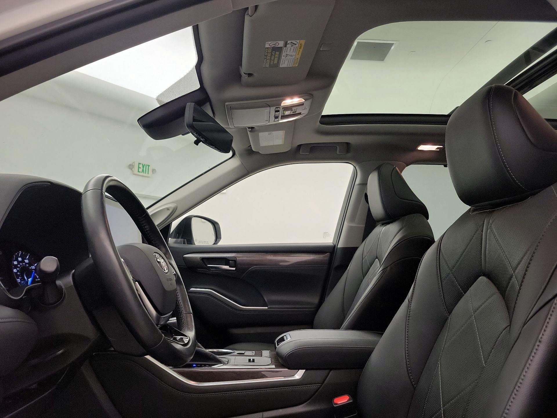 Thumbnail: 2021 Toyota Highlander - 20