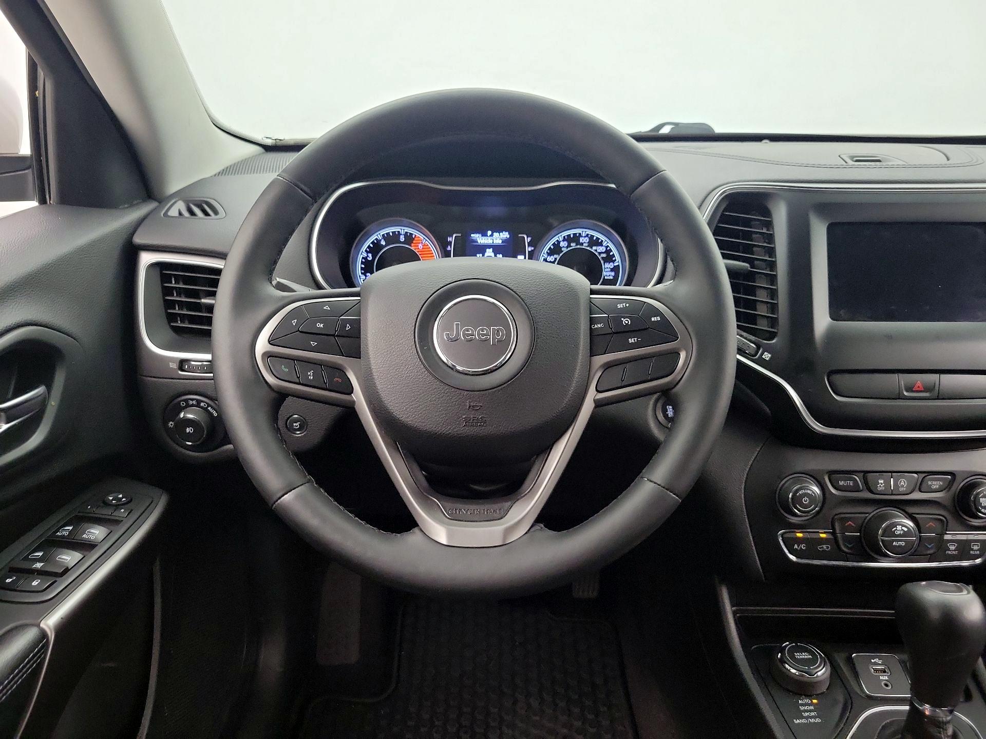 Thumbnail: 2019 Jeep Cherokee - 10