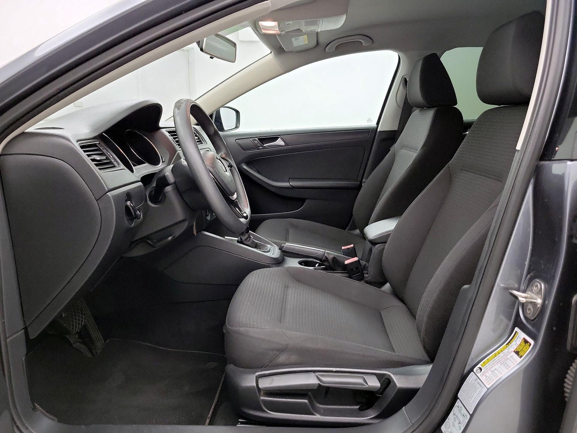 Thumbnail: 2015 Volkswagen Jetta - 11