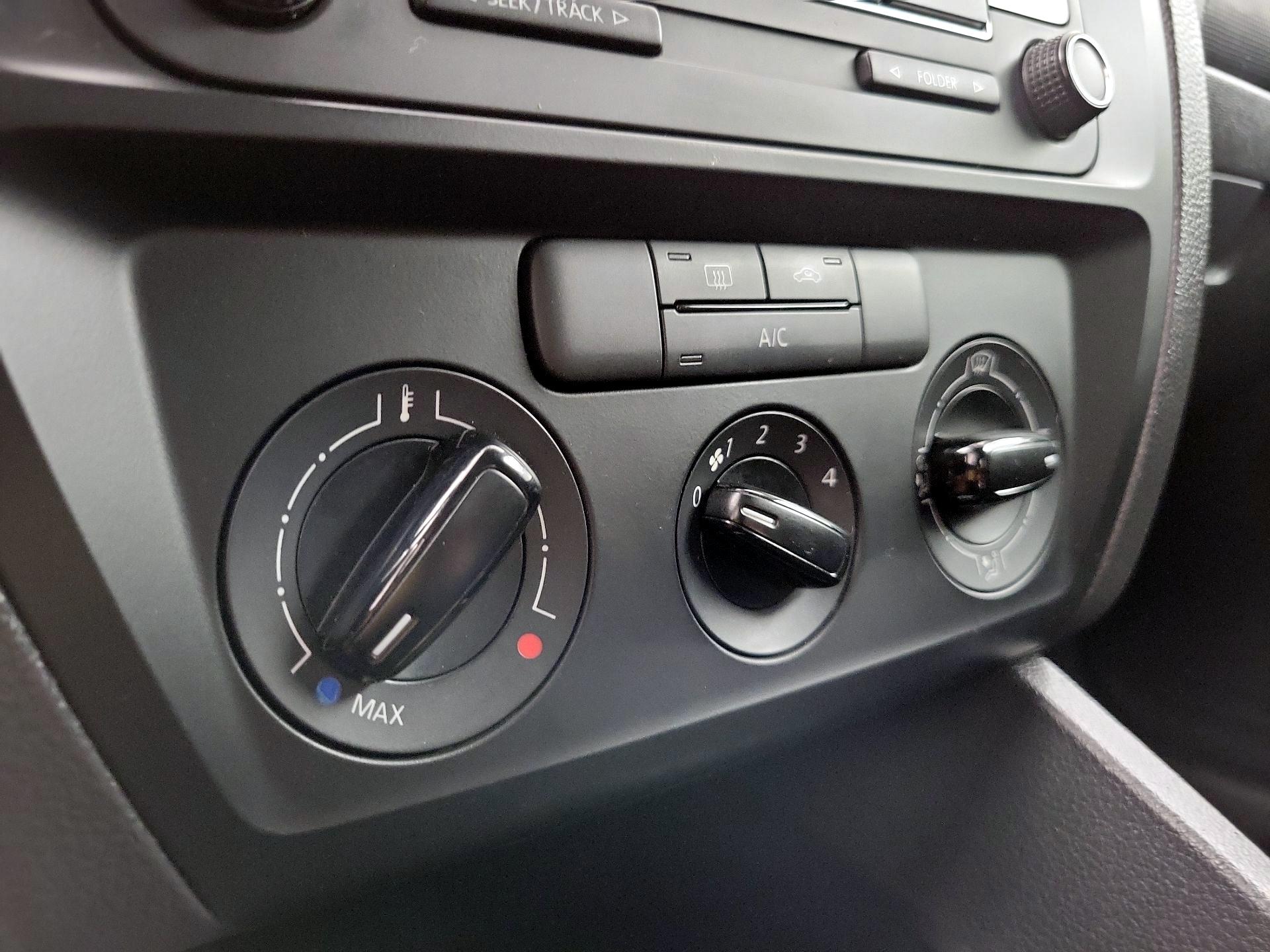 Thumbnail: 2015 Volkswagen Jetta - 15