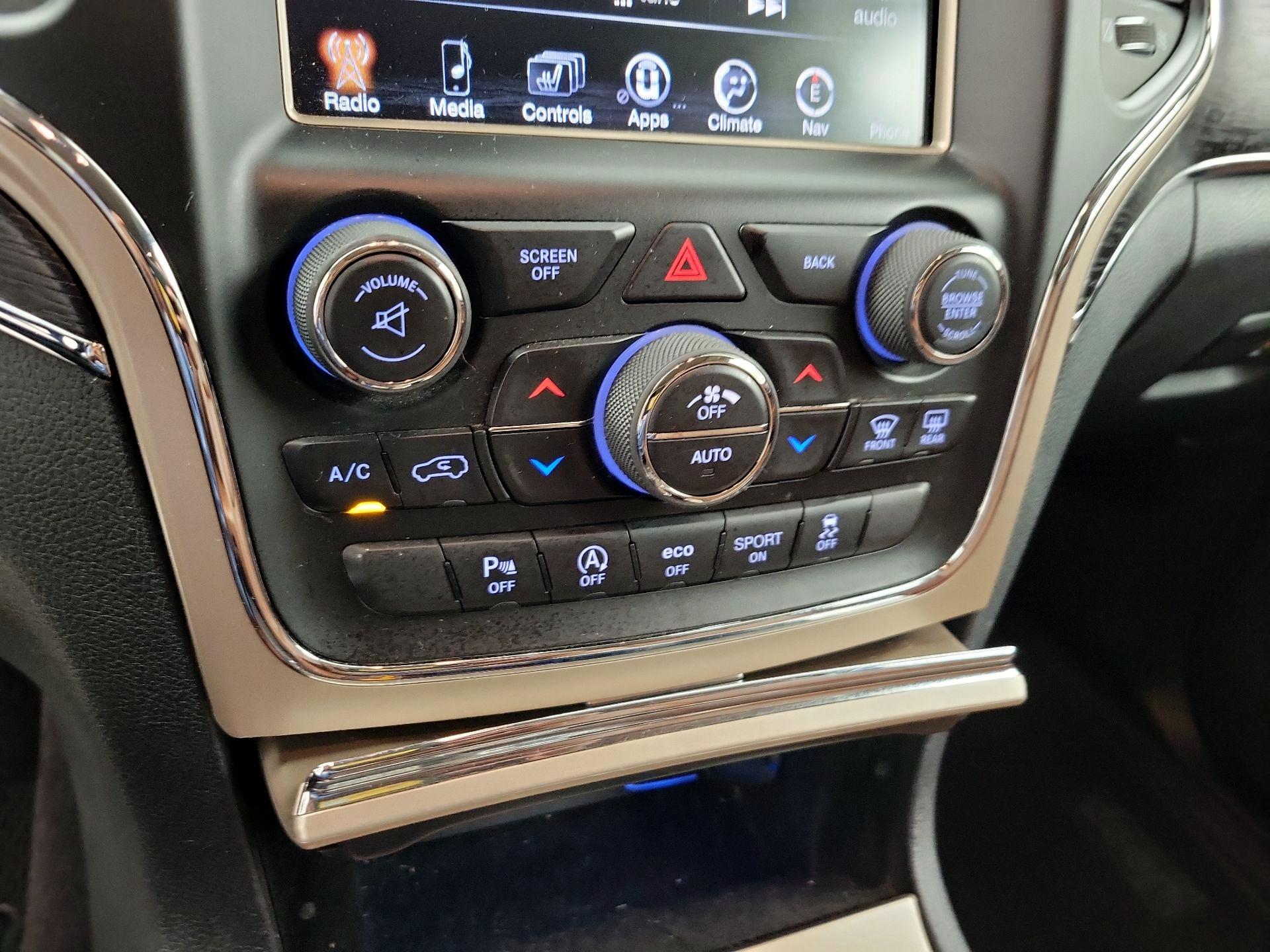 Thumbnail: 2016 Jeep Grand Cherokee - 17