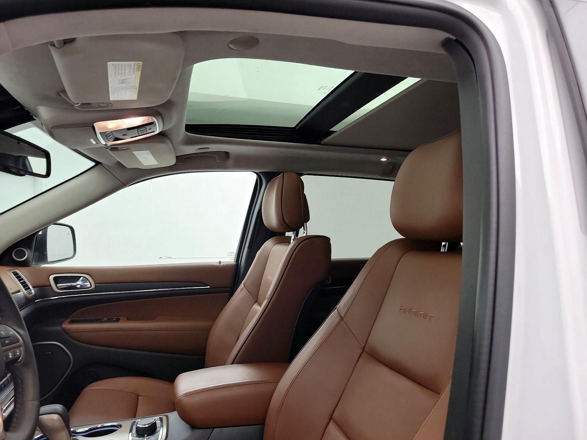 Thumbnail: 2016 Jeep Grand Cherokee - 20
