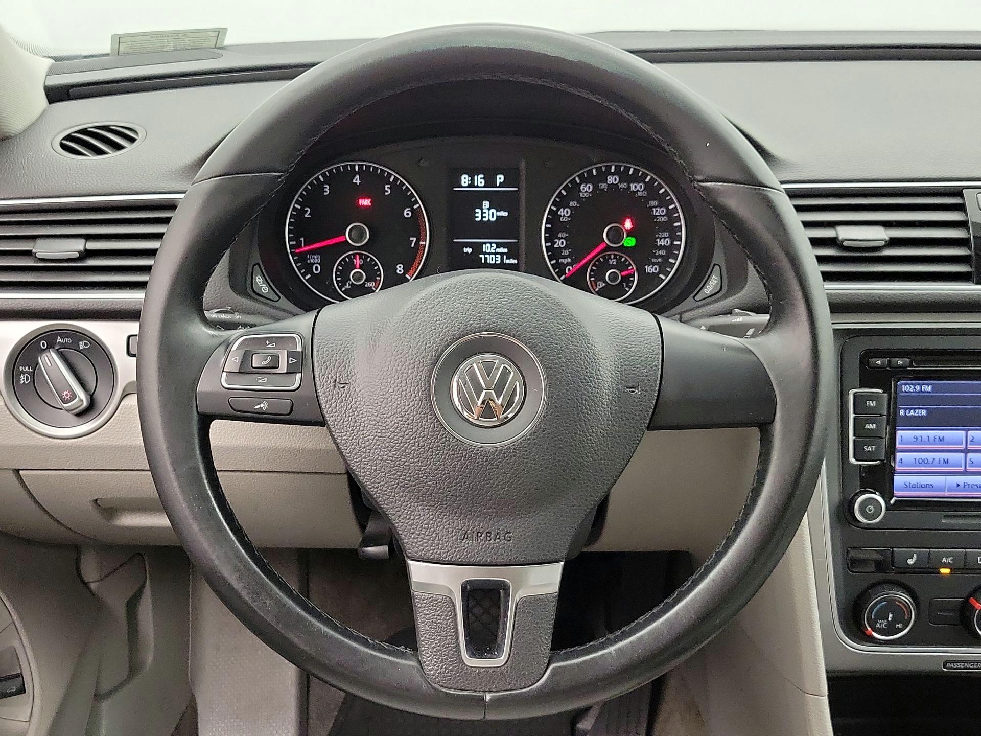 Thumbnail: 2015 Volkswagen Passat - 10