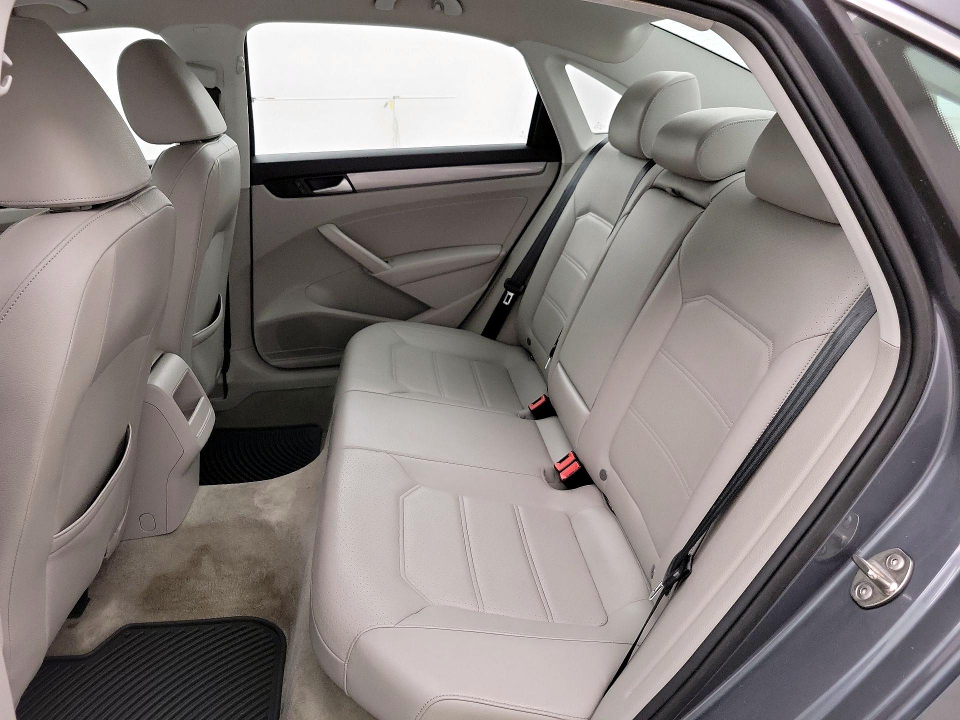 Thumbnail: 2015 Volkswagen Passat - 19