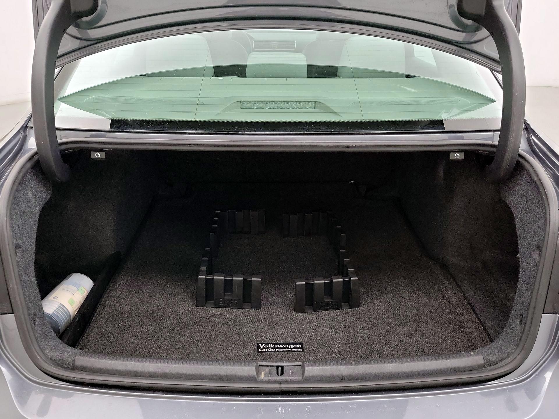 Thumbnail: 2015 Volkswagen Passat - 20