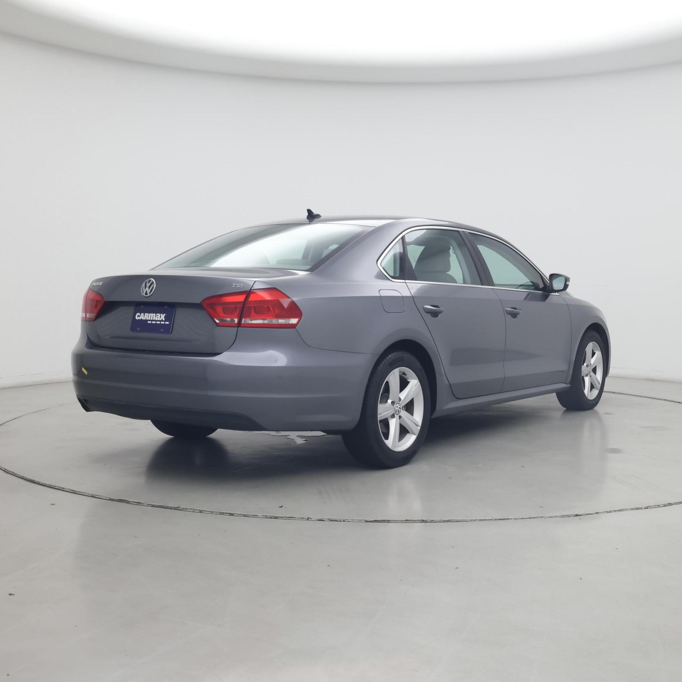 Thumbnail: 2015 Volkswagen Passat - 8