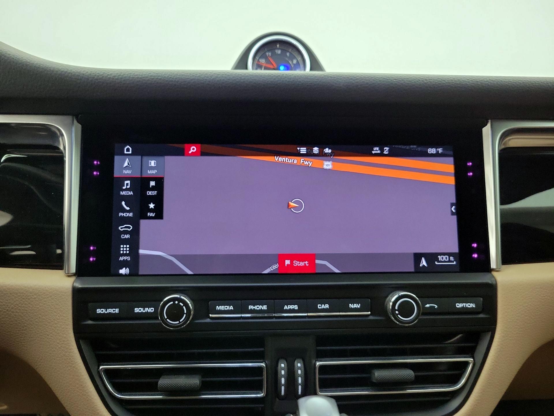 Thumbnail: 2021 Porsche Macan - 14