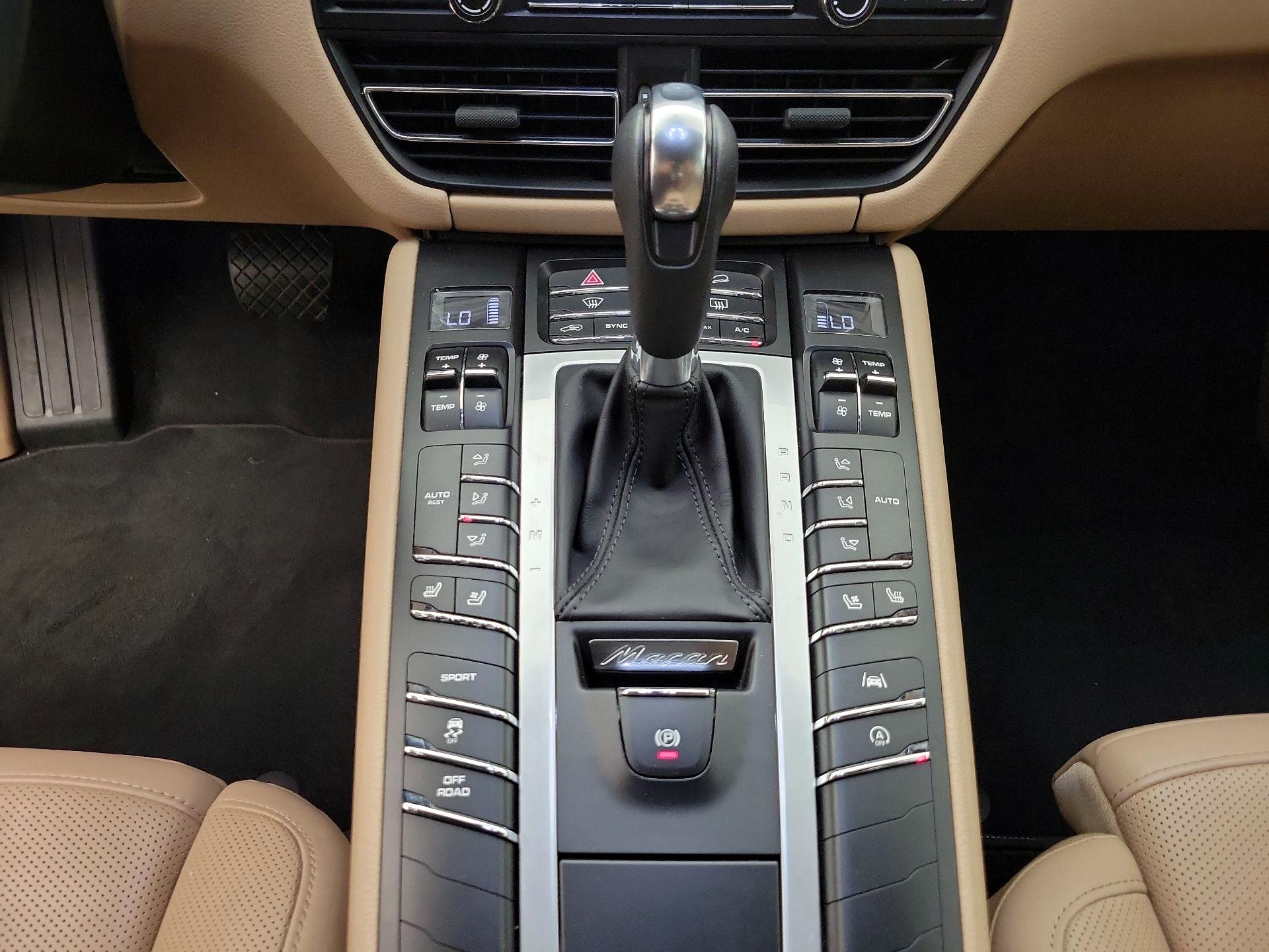 Thumbnail: 2021 Porsche Macan - 18