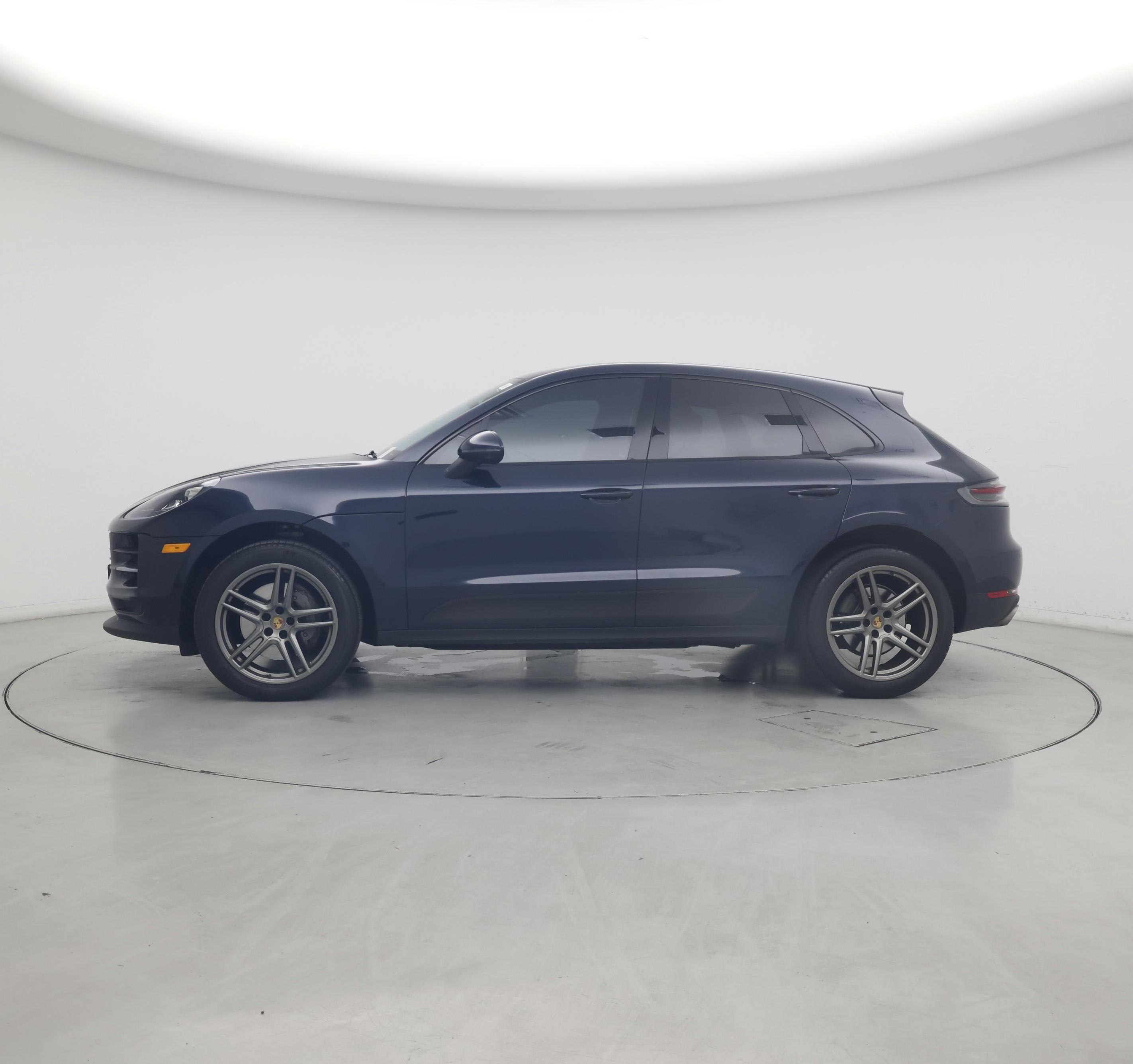 Thumbnail: 2021 Porsche Macan - 3