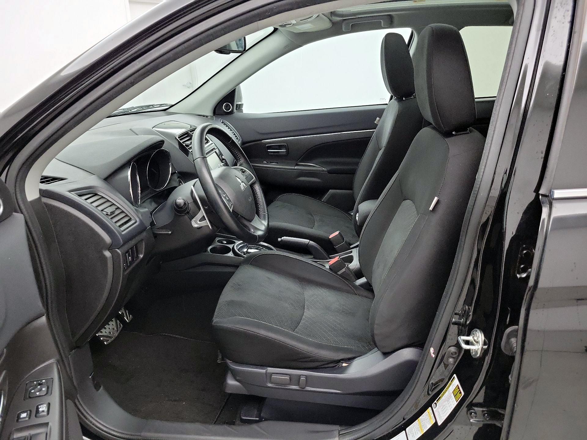 Thumbnail: 2015 Mitsubishi Outlander Sport - 11