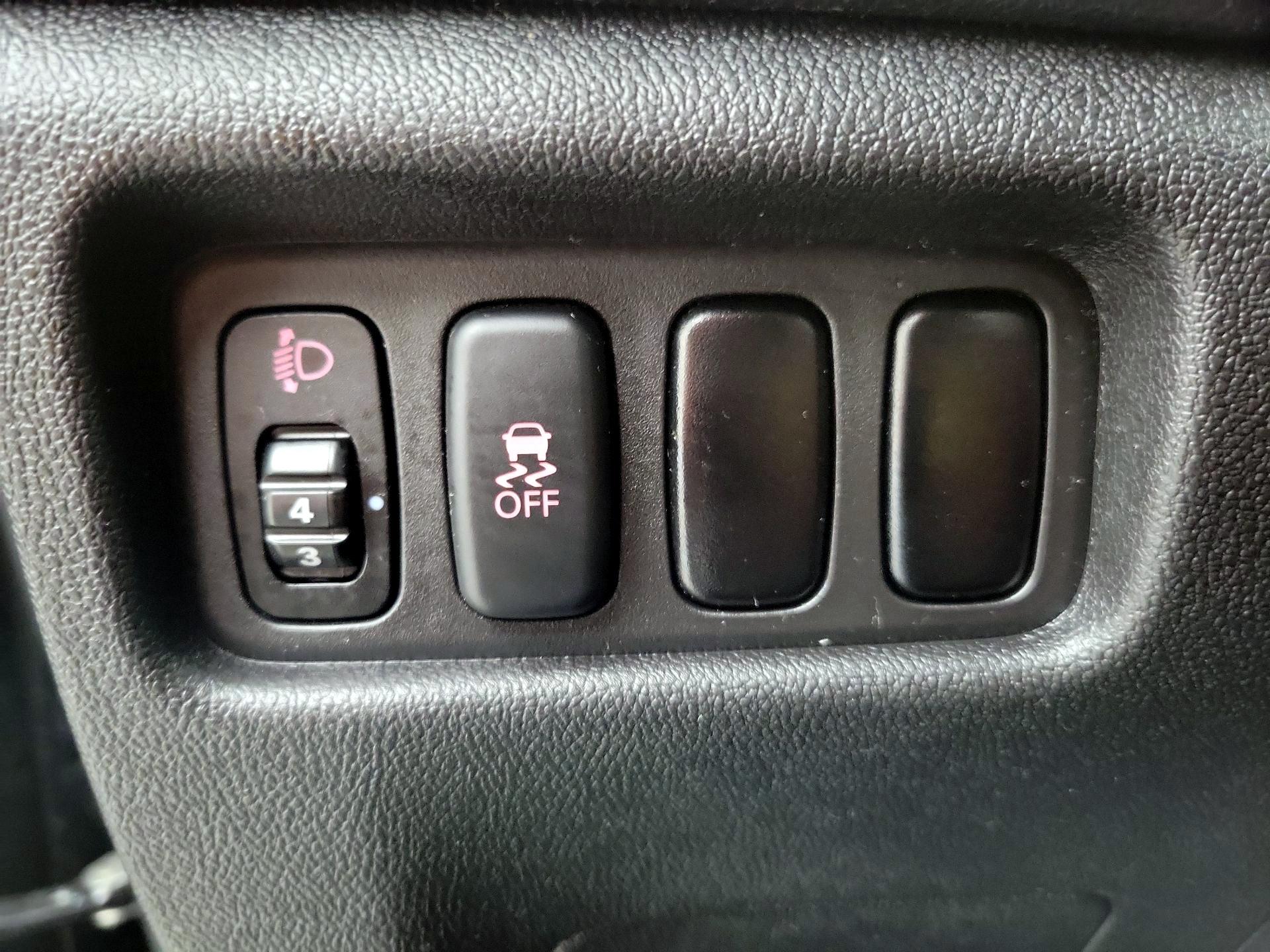 Thumbnail: 2015 Mitsubishi Outlander Sport - 13