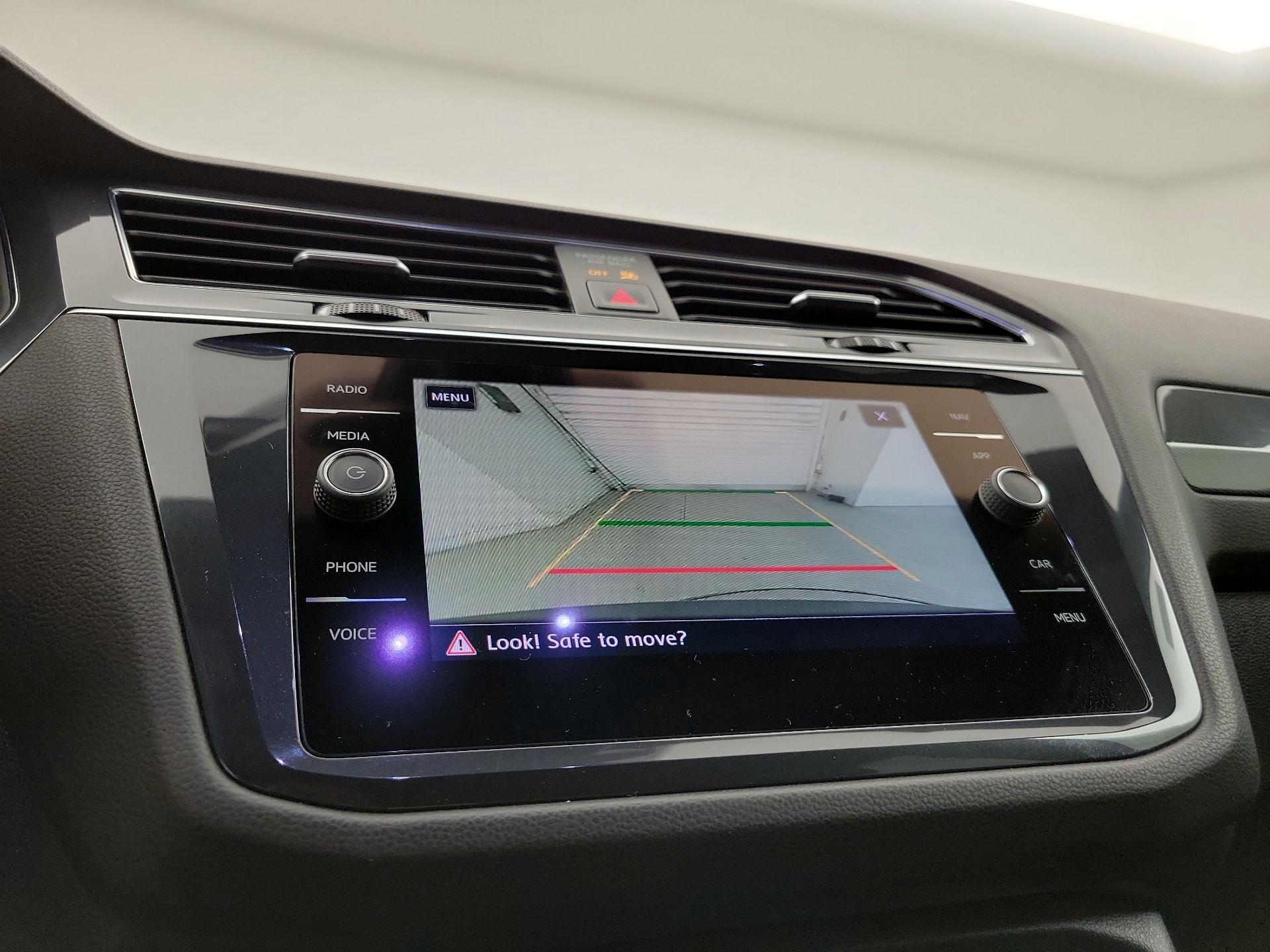 Thumbnail: 2020 Volkswagen Tiguan - 15