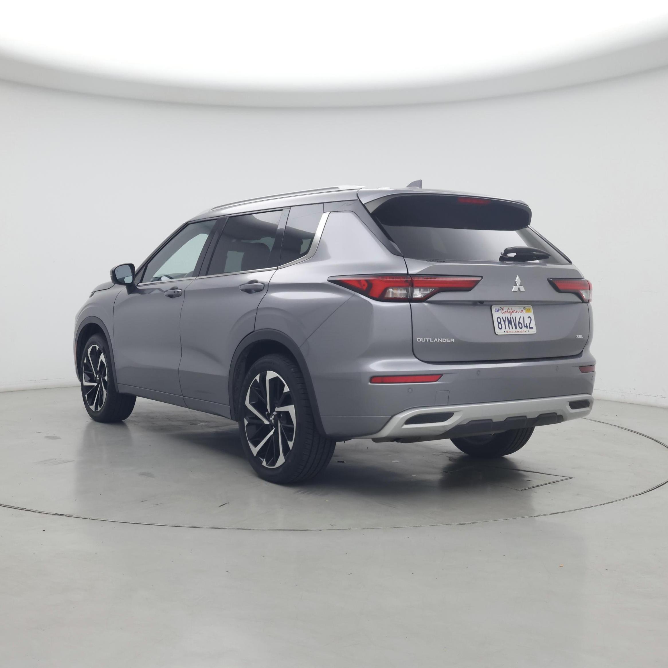 Thumbnail: 2022 Mitsubishi Outlander - 2