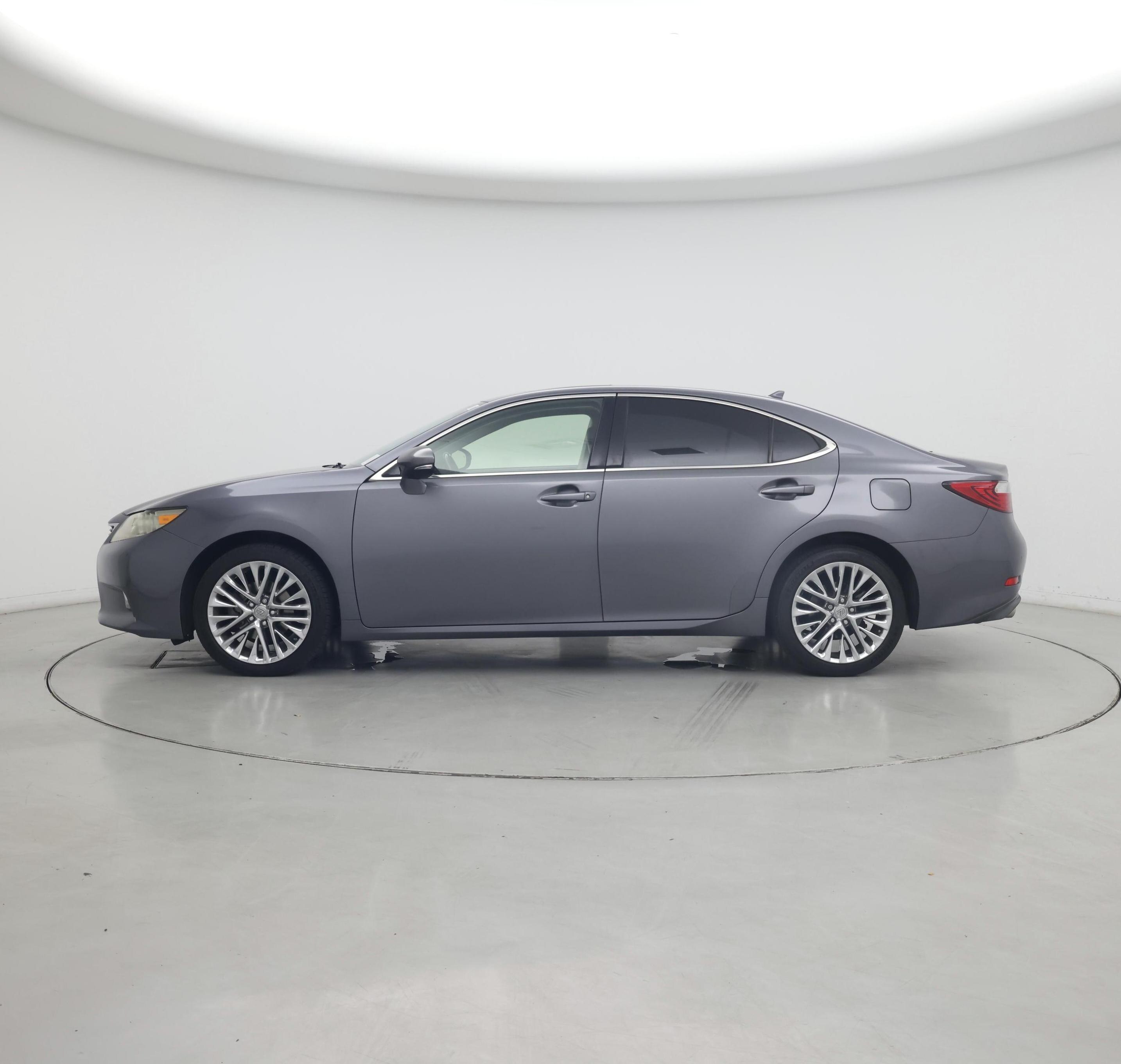 Thumbnail: 2013 Lexus ES - 3