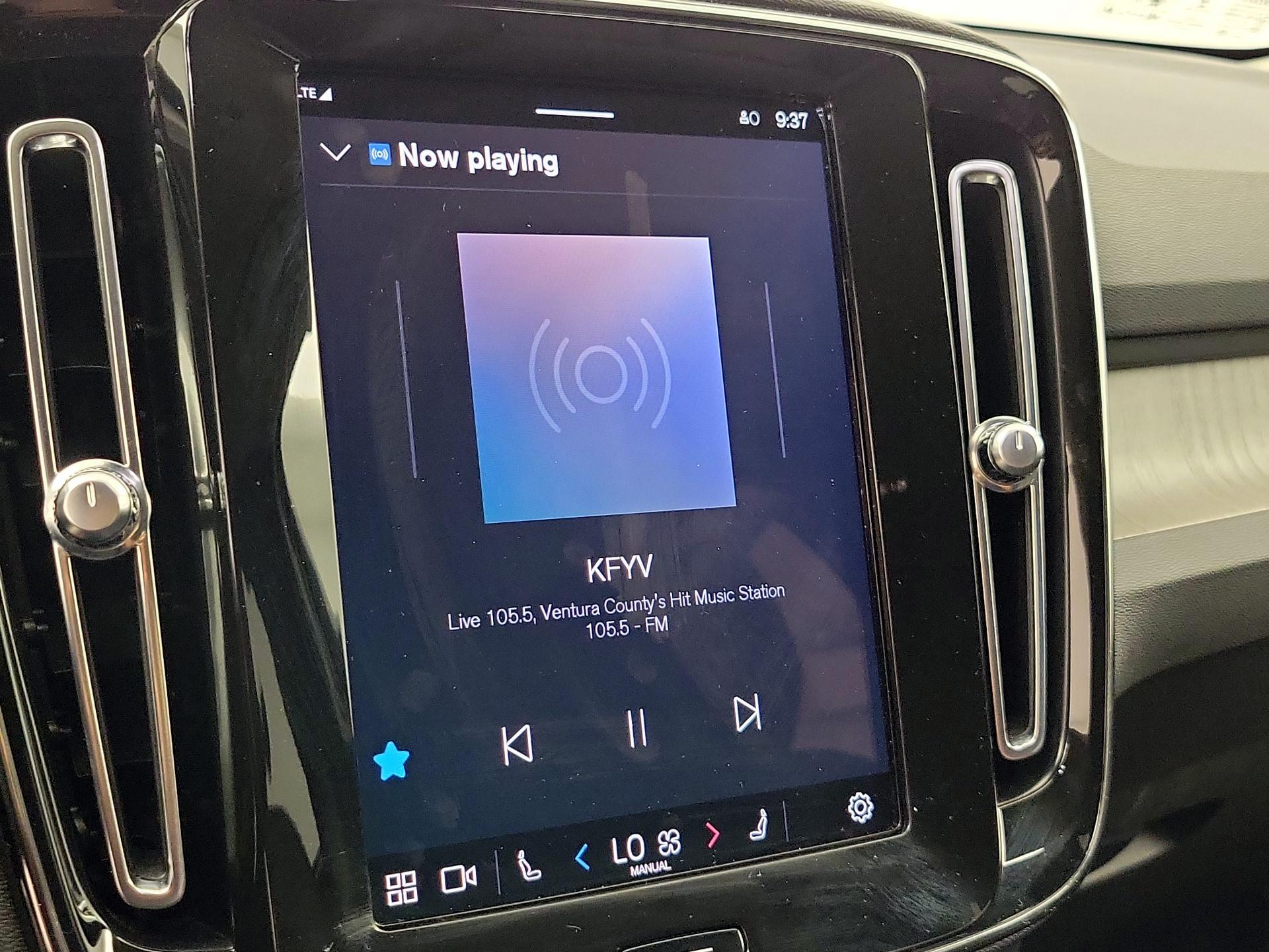 Thumbnail: 2023 Volvo XC40 - 15