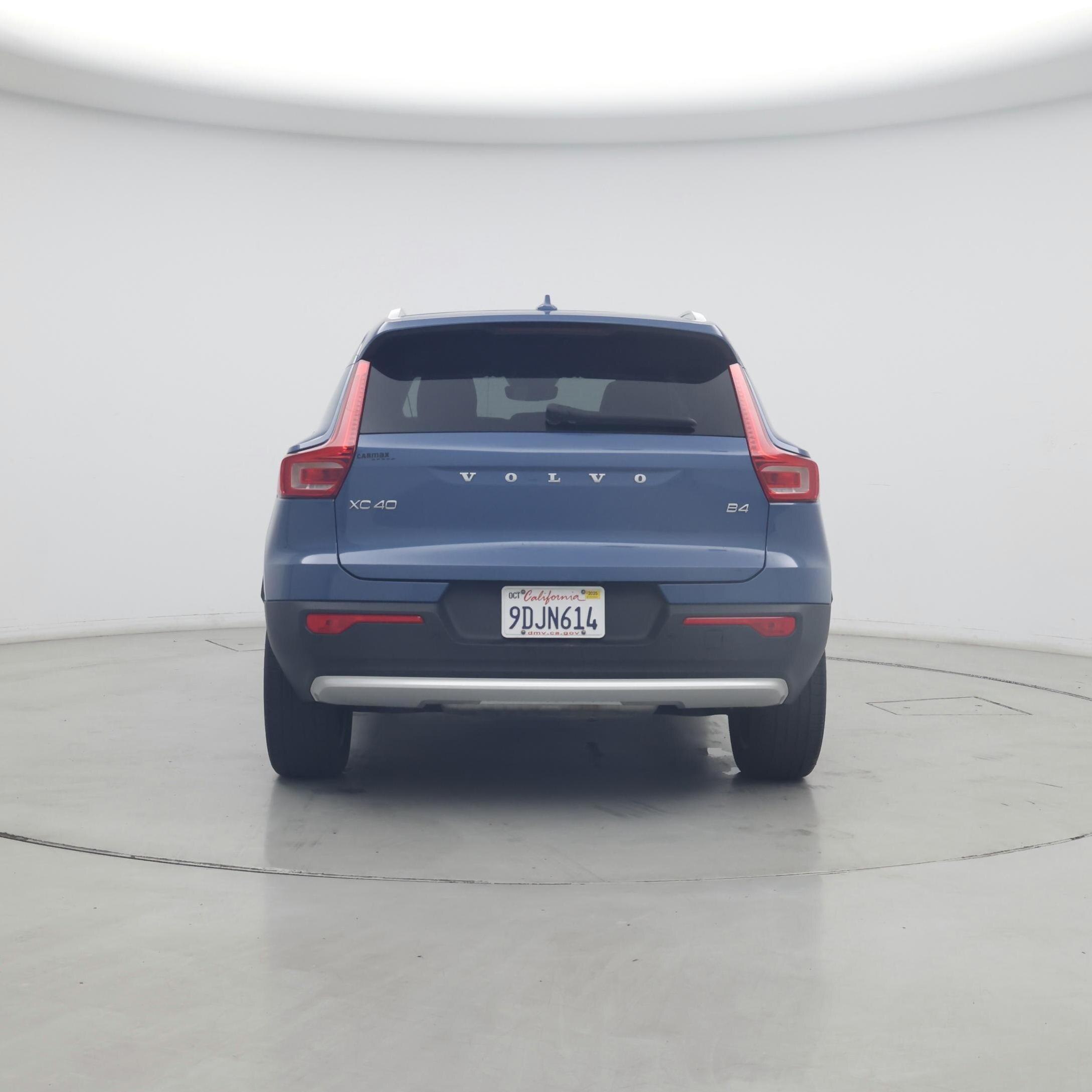 Thumbnail: 2023 Volvo XC40 - 6