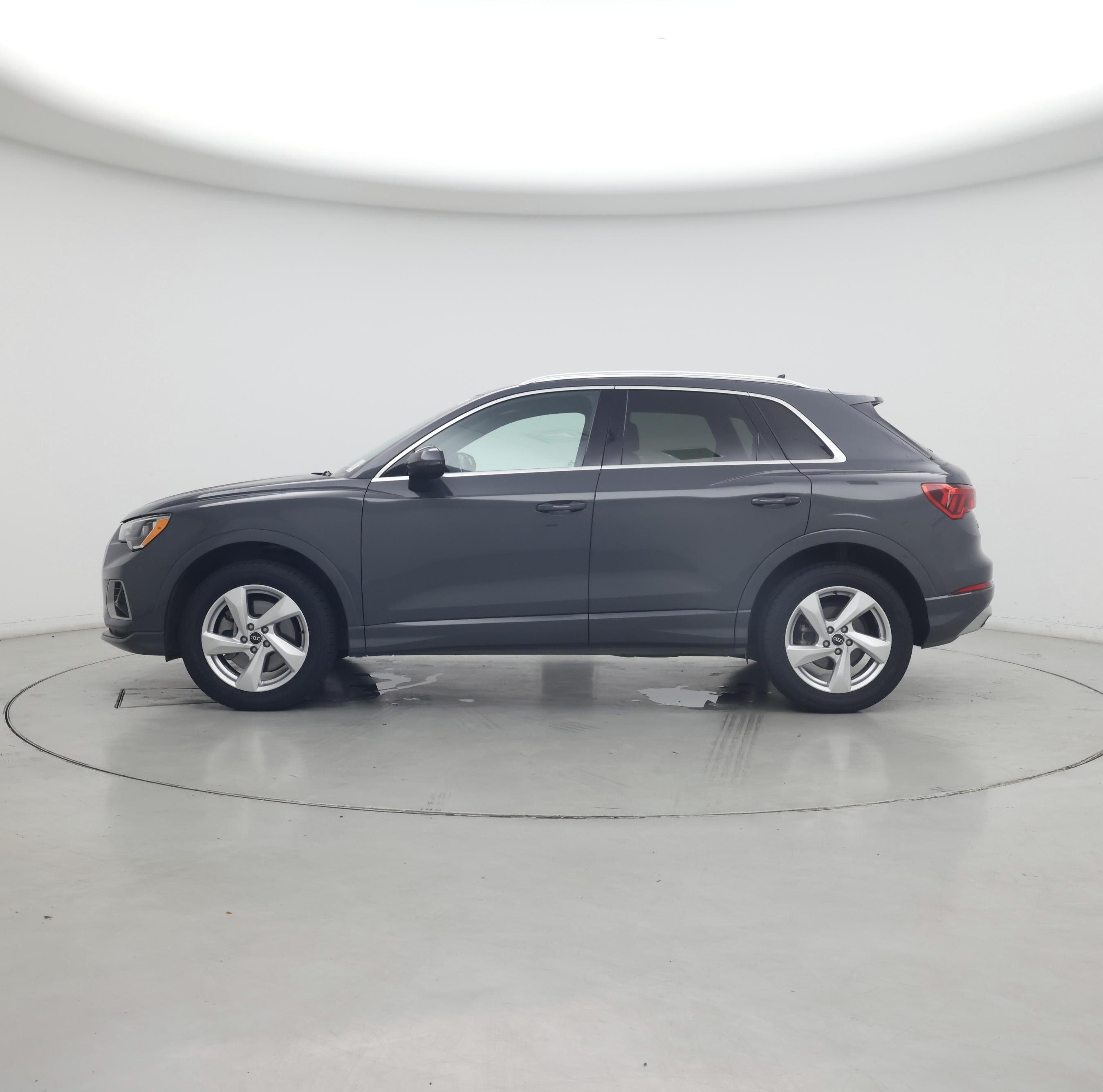 Thumbnail: 2021 Audi Q3 - 3