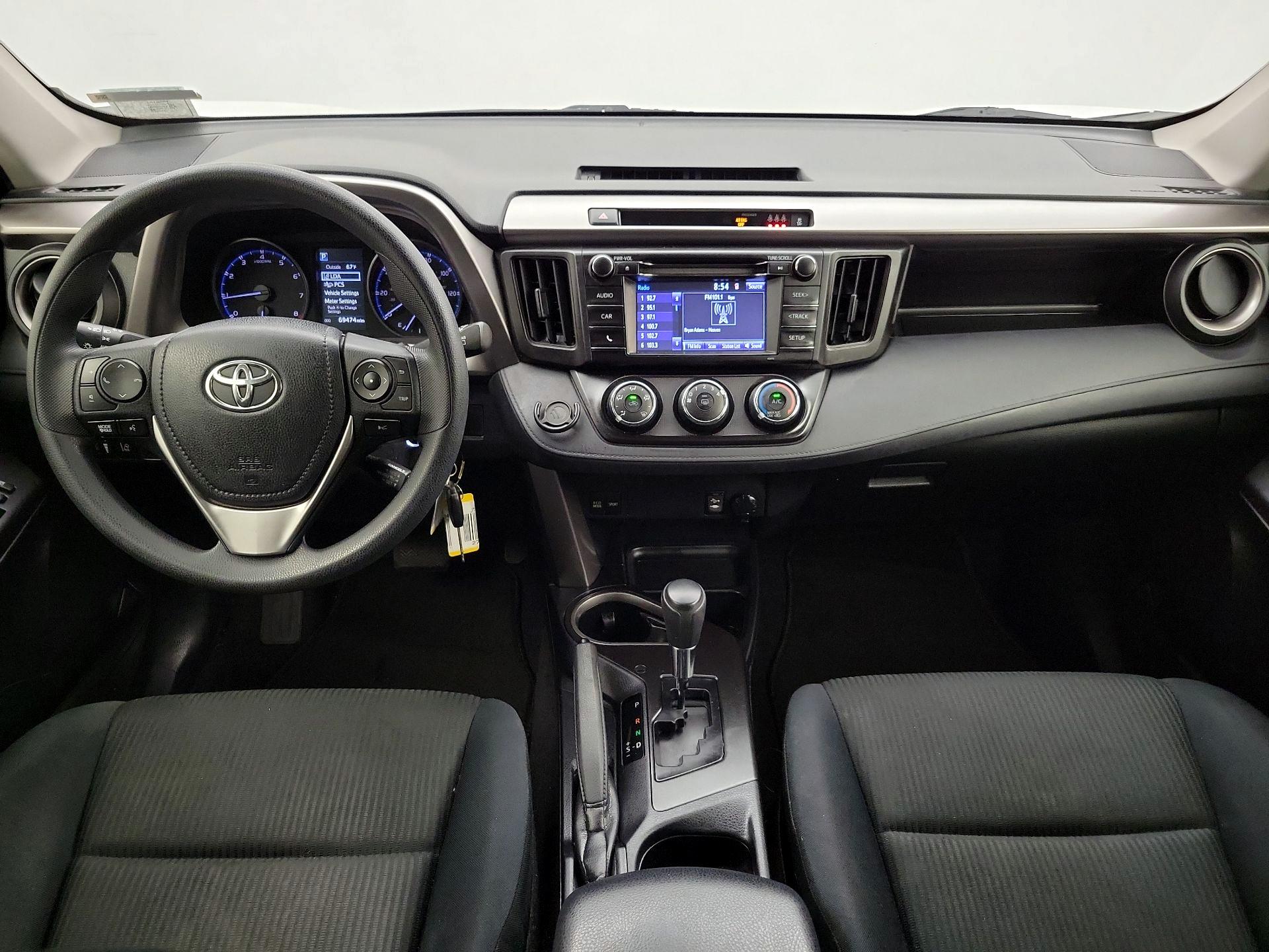 Thumbnail: 2018 Toyota RAV4 - 9