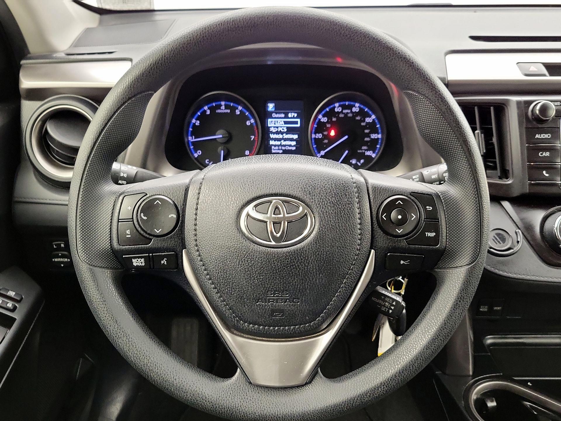 Thumbnail: 2018 Toyota RAV4 - 10