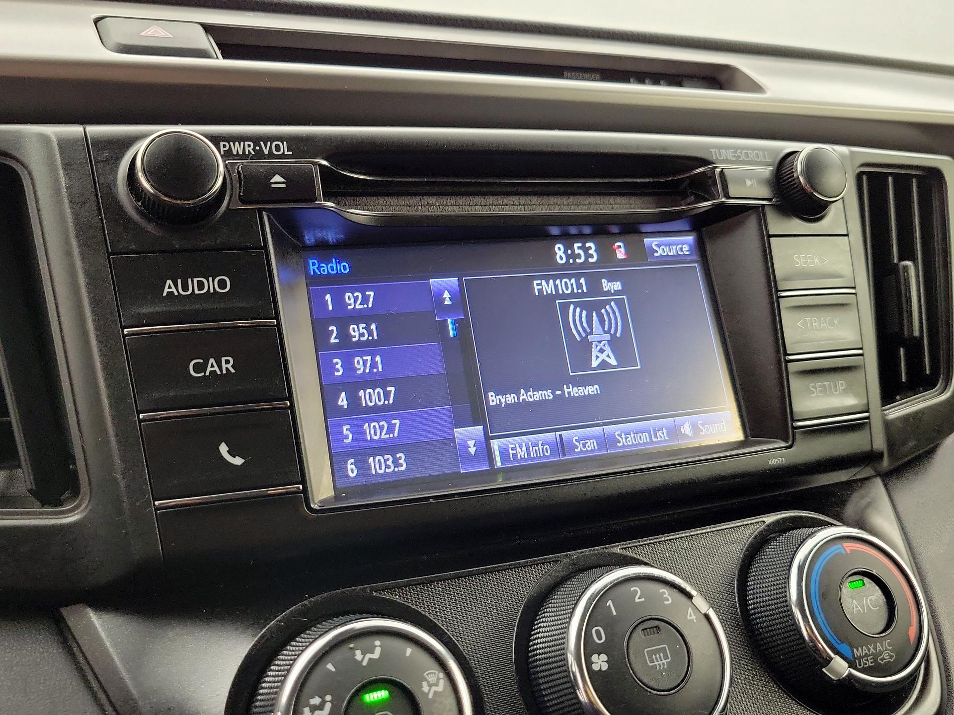 Thumbnail: 2018 Toyota RAV4 - 15