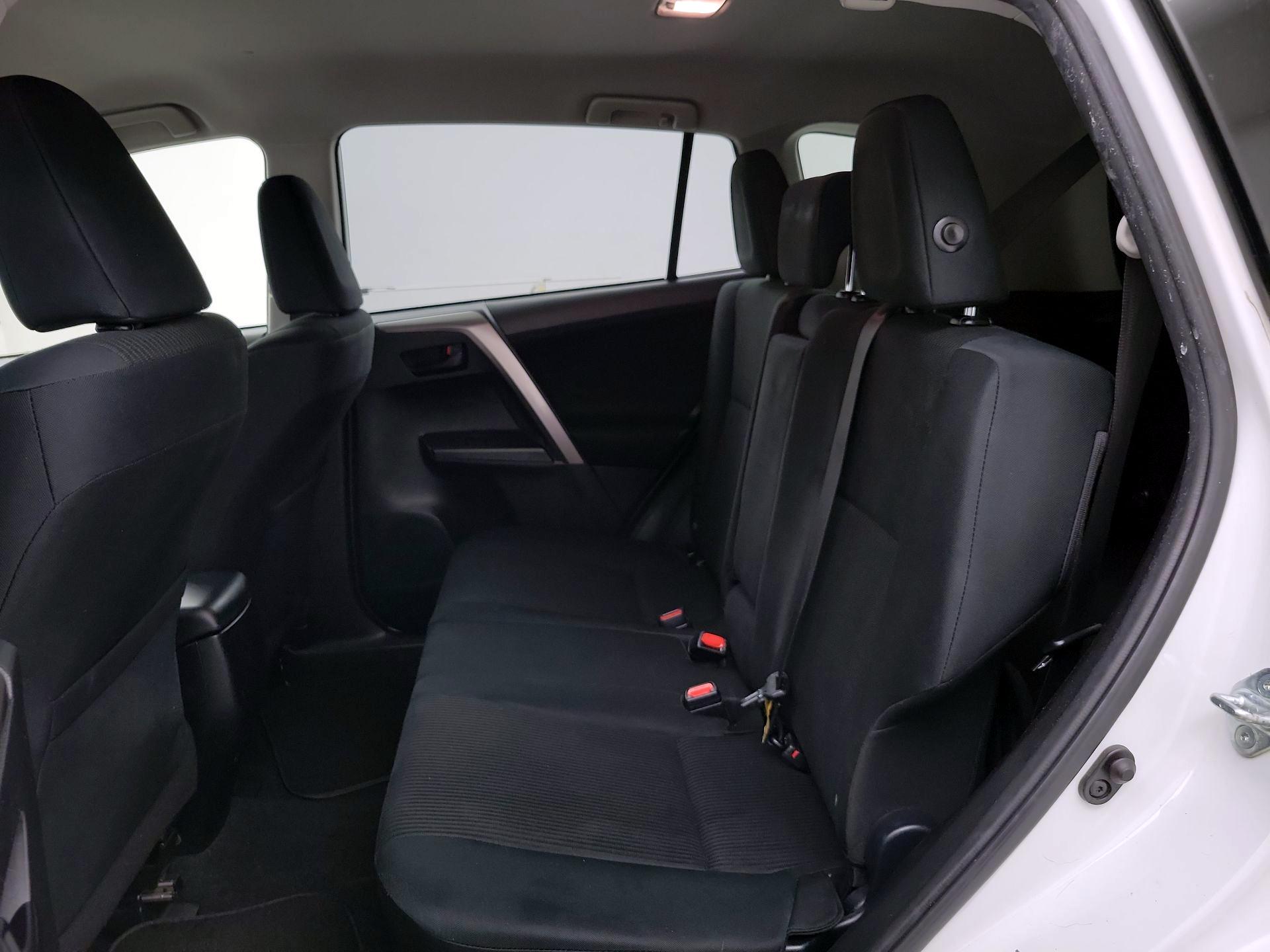 Thumbnail: 2018 Toyota RAV4 - 19