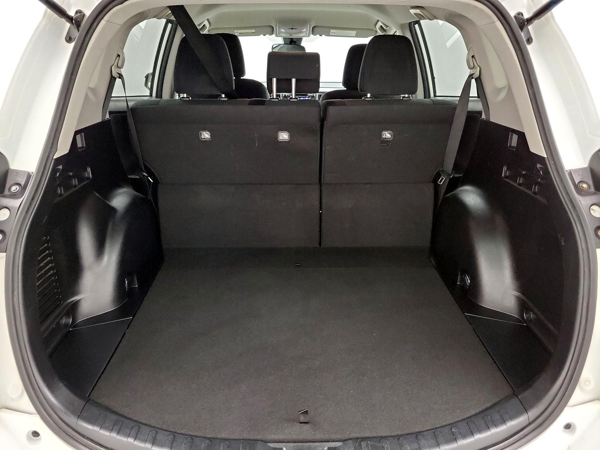 Thumbnail: 2018 Toyota RAV4 - 20