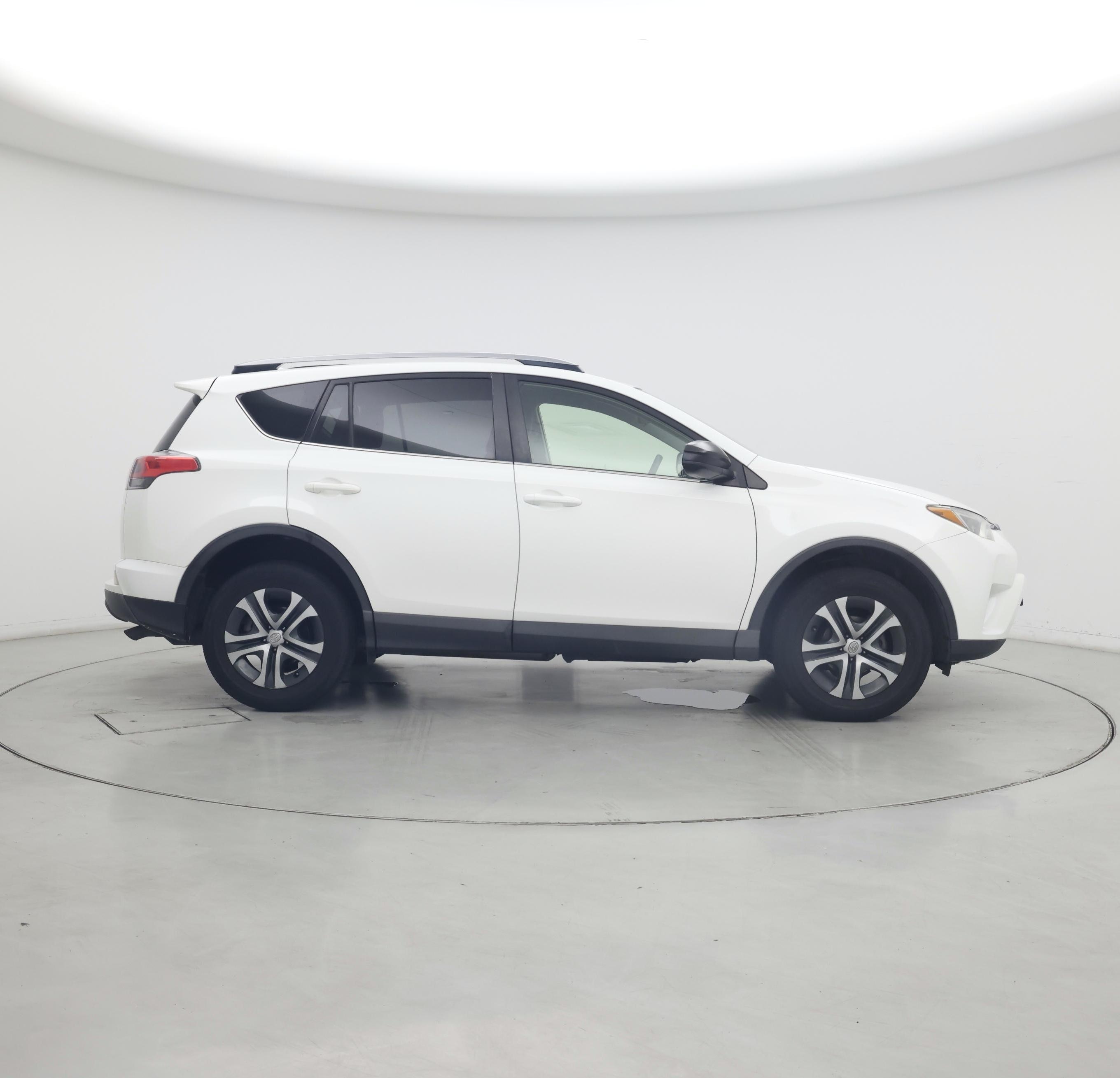 Thumbnail: 2018 Toyota RAV4 - 7