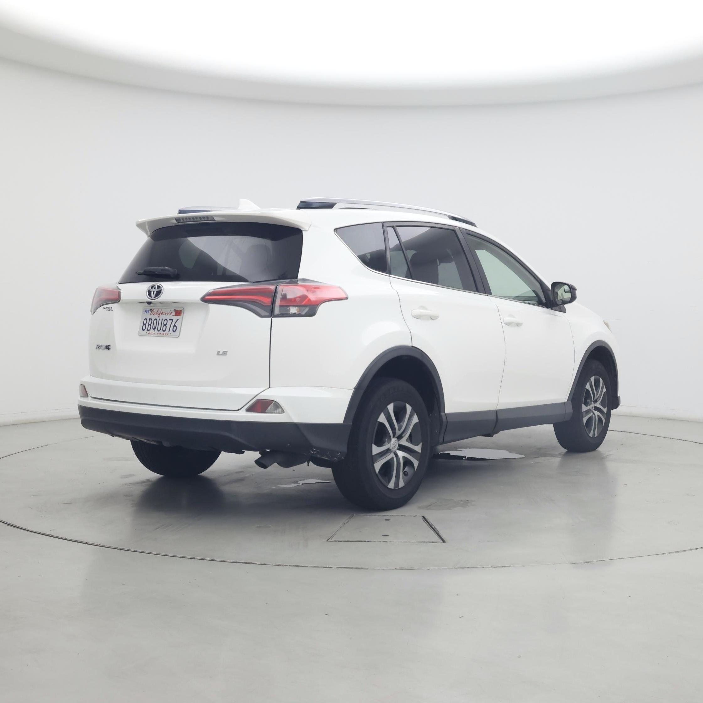Thumbnail: 2018 Toyota RAV4 - 8
