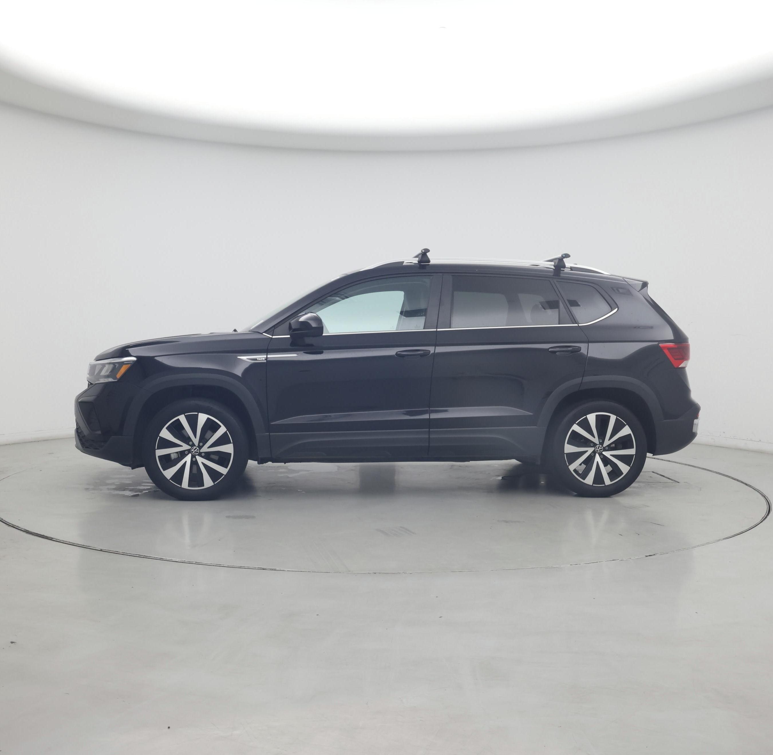 Thumbnail: 2022 Volkswagen Taos - 3