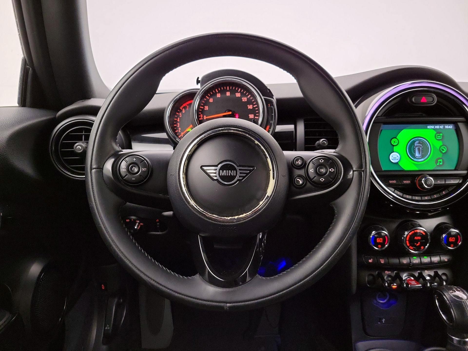 Thumbnail: 2019 MINI Cooper - 10