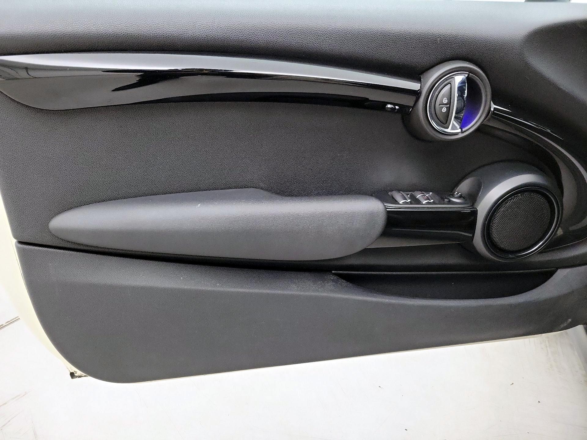 Thumbnail: 2019 MINI Cooper - 12