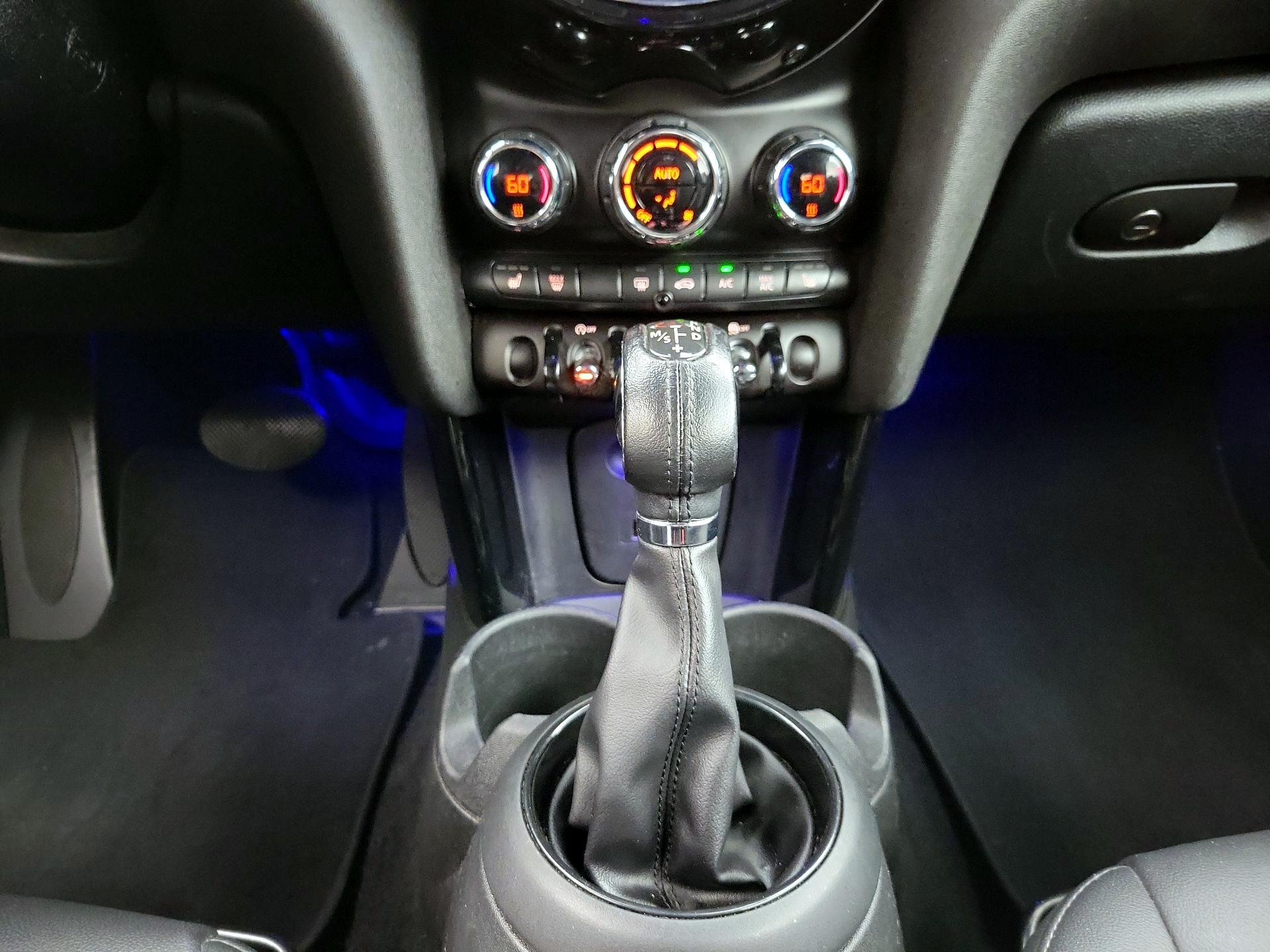 Thumbnail: 2019 MINI Cooper - 17