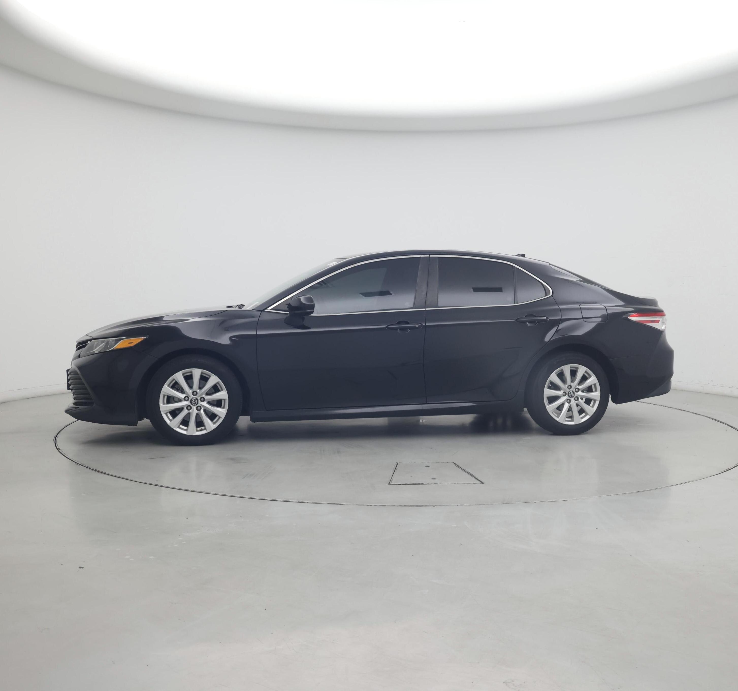 Thumbnail: 2019 Toyota Camry - 3