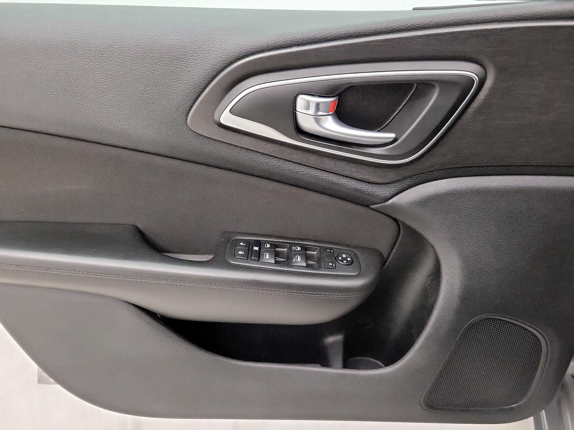 Thumbnail: 2015 Chrysler 200 - 12