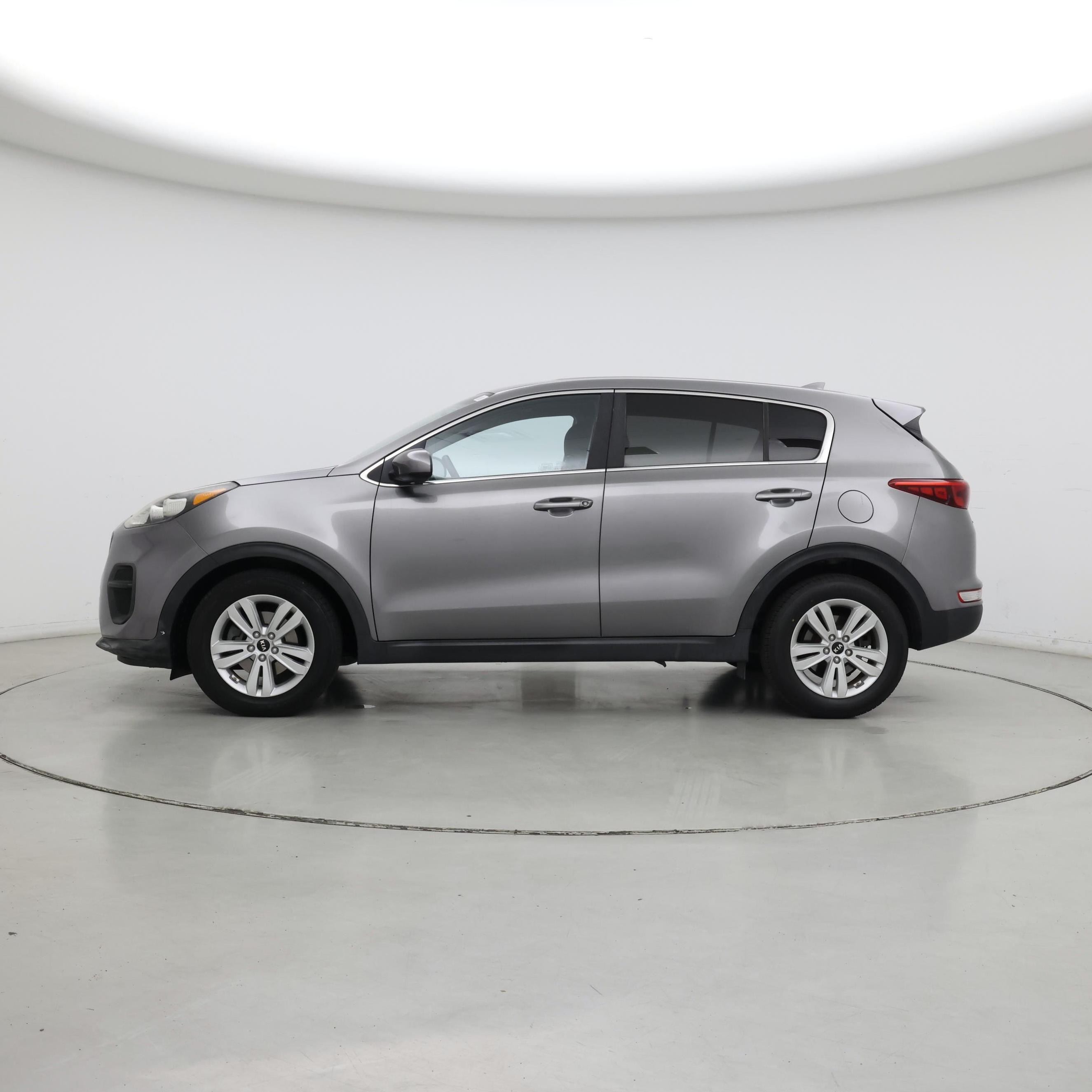 Thumbnail: 2017 Kia Sportage - 3