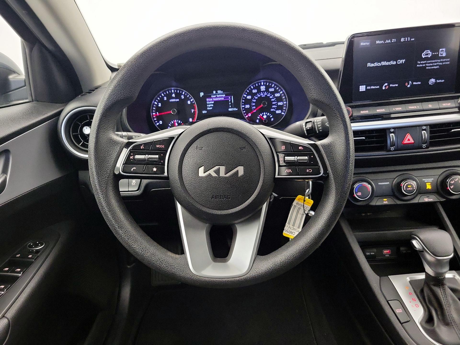 Thumbnail: 2022 Kia Forte - 10