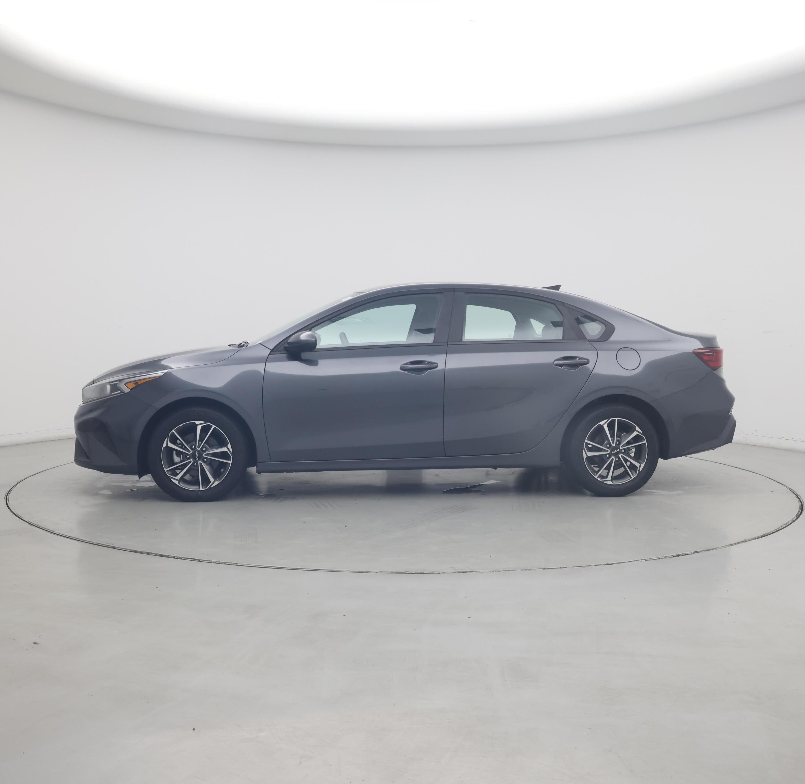 Thumbnail: 2022 Kia Forte - 3