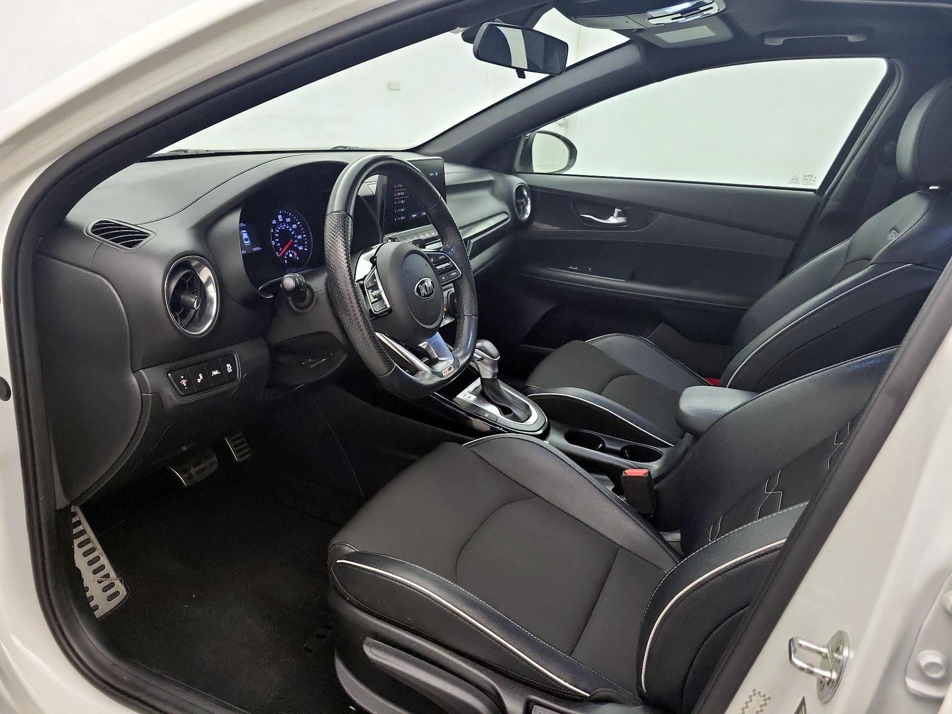 Thumbnail: 2020 Kia Forte - 11