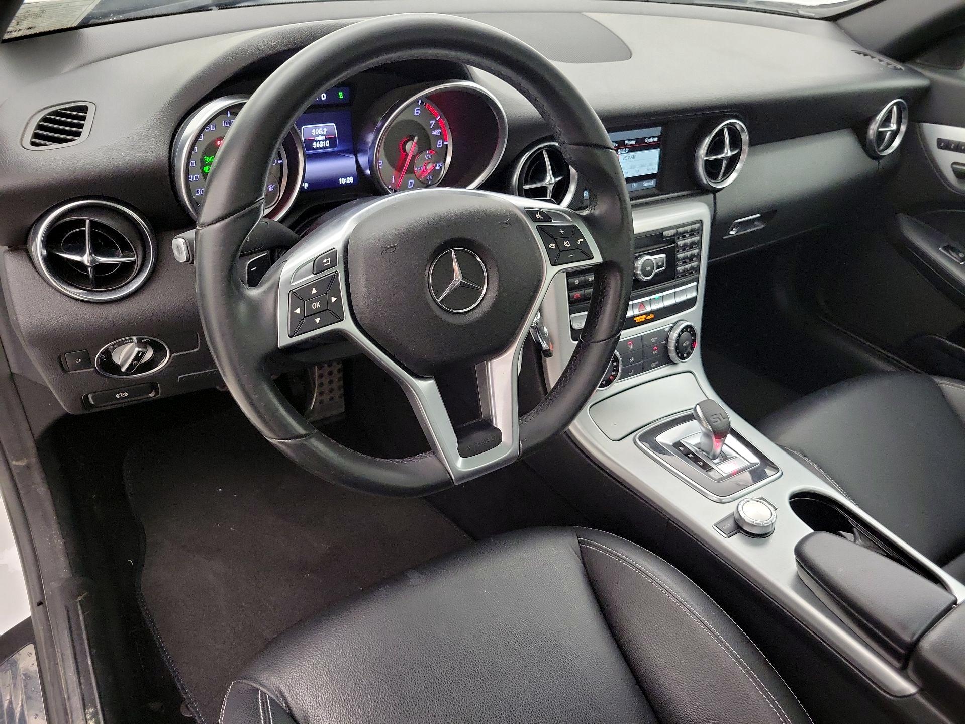 Thumbnail: 2016 Mercedes-Benz SLK - 9