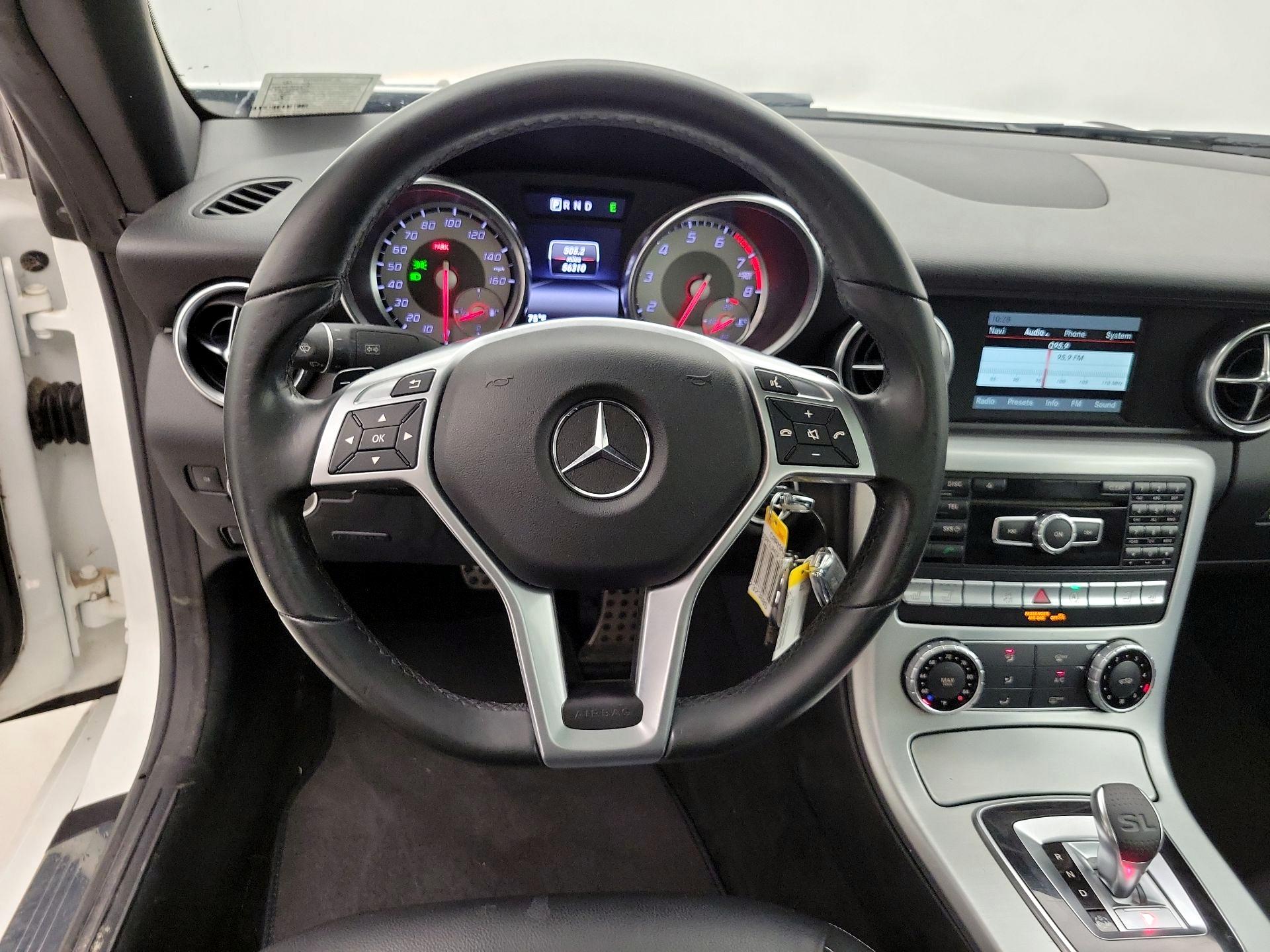 Thumbnail: 2016 Mercedes-Benz SLK - 10