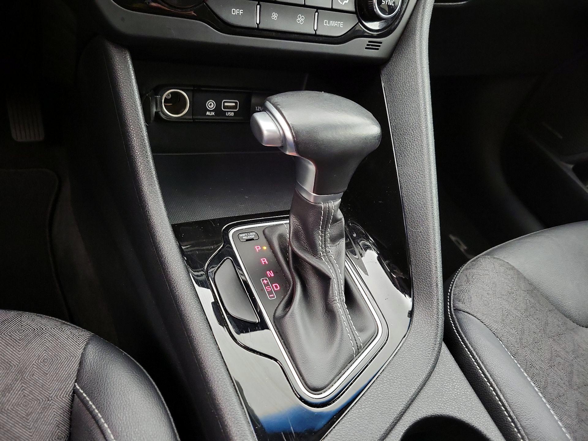 Thumbnail: 2017 Kia Niro - 18