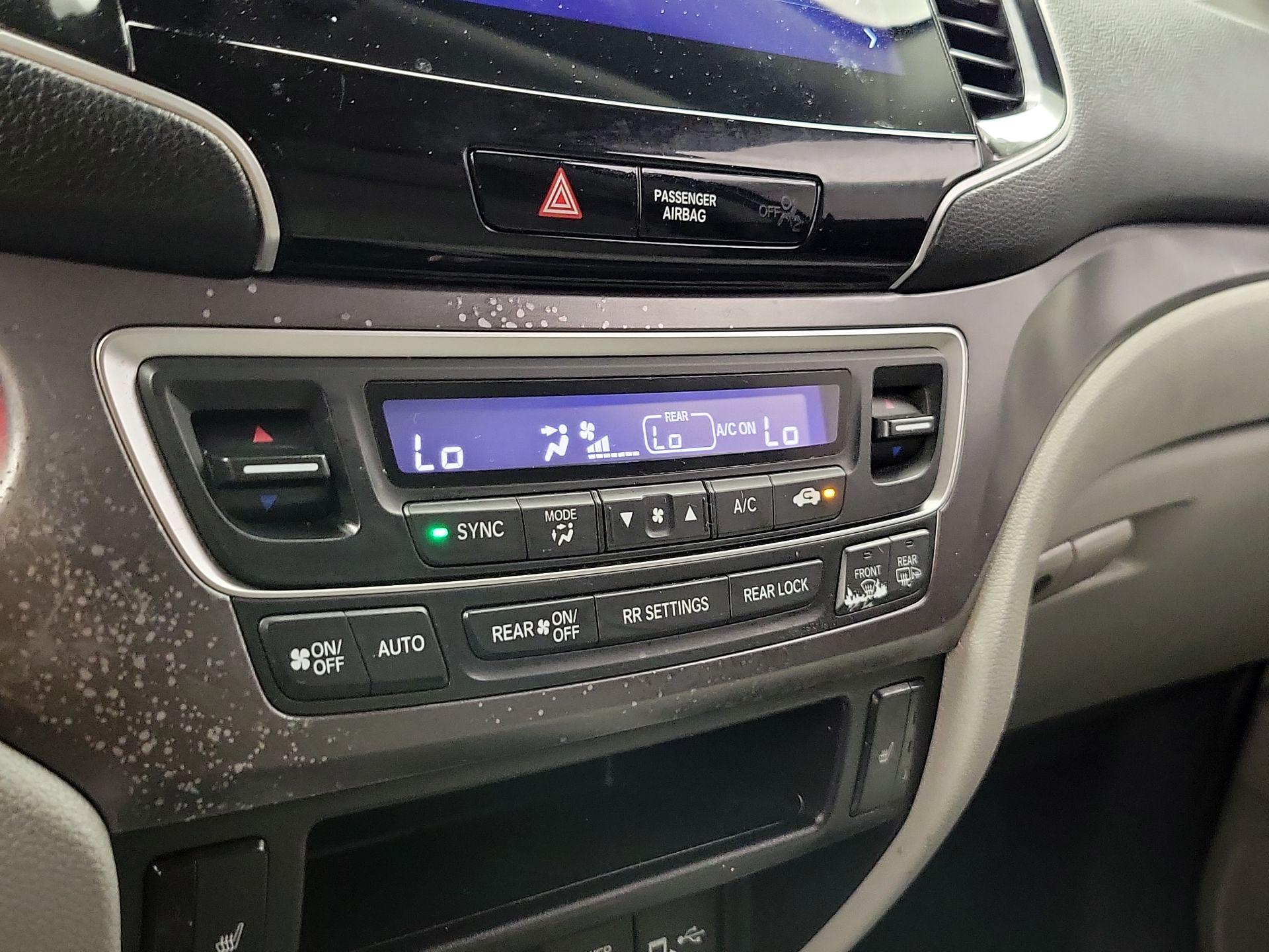 Thumbnail: 2019 Honda Pilot - 16
