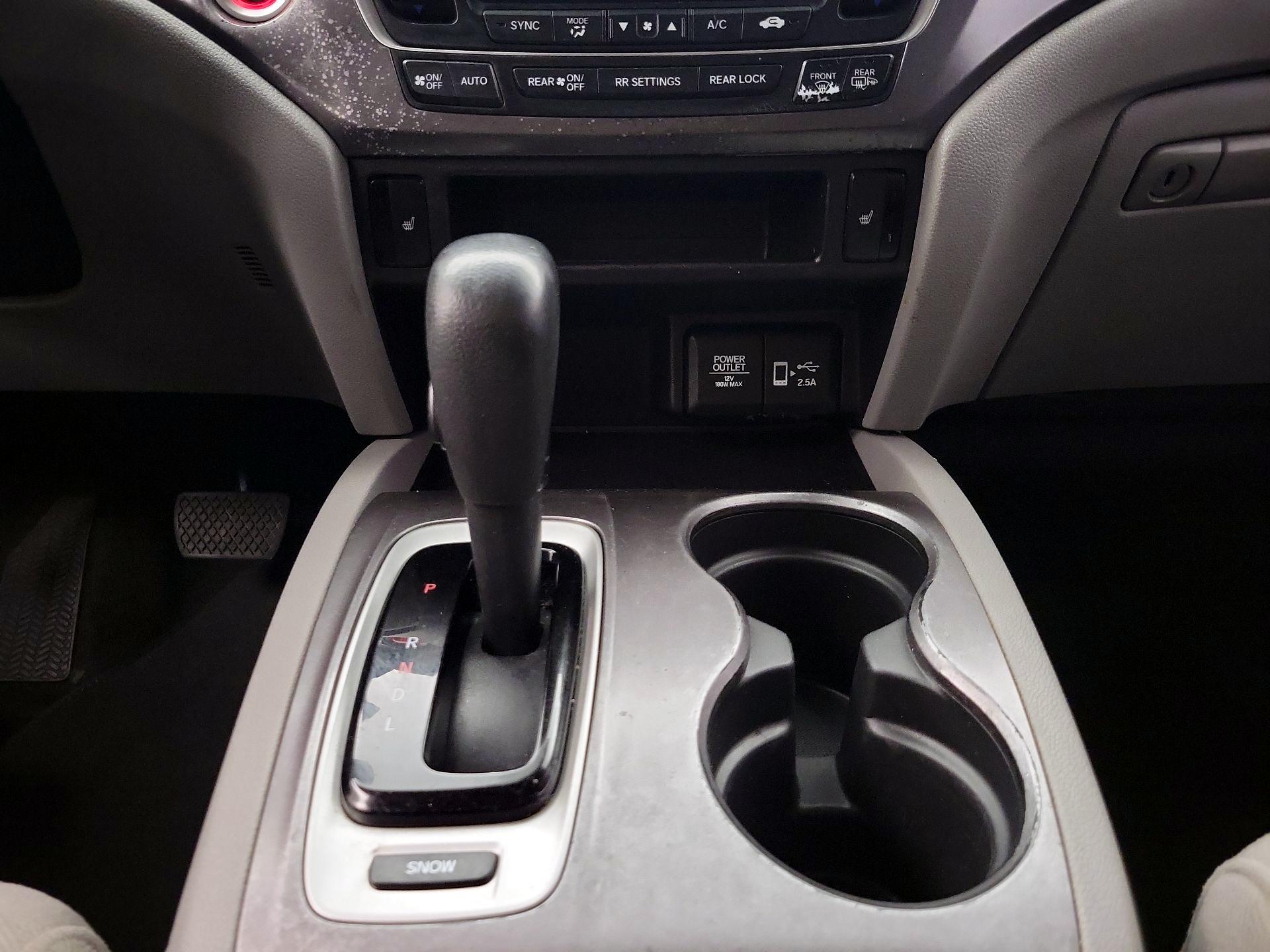 Thumbnail: 2019 Honda Pilot - 17