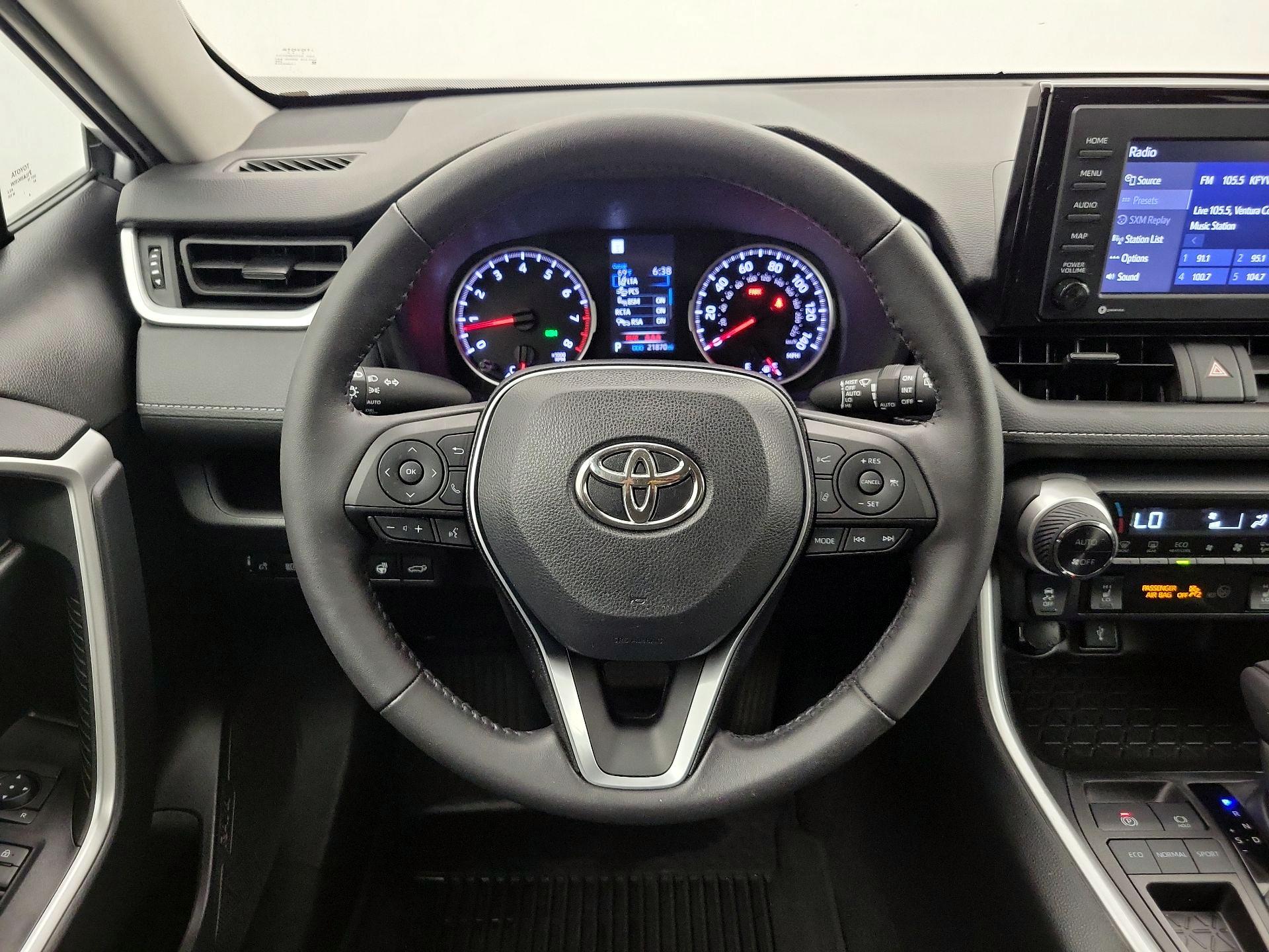 Thumbnail: 2022 Toyota RAV4 - 10