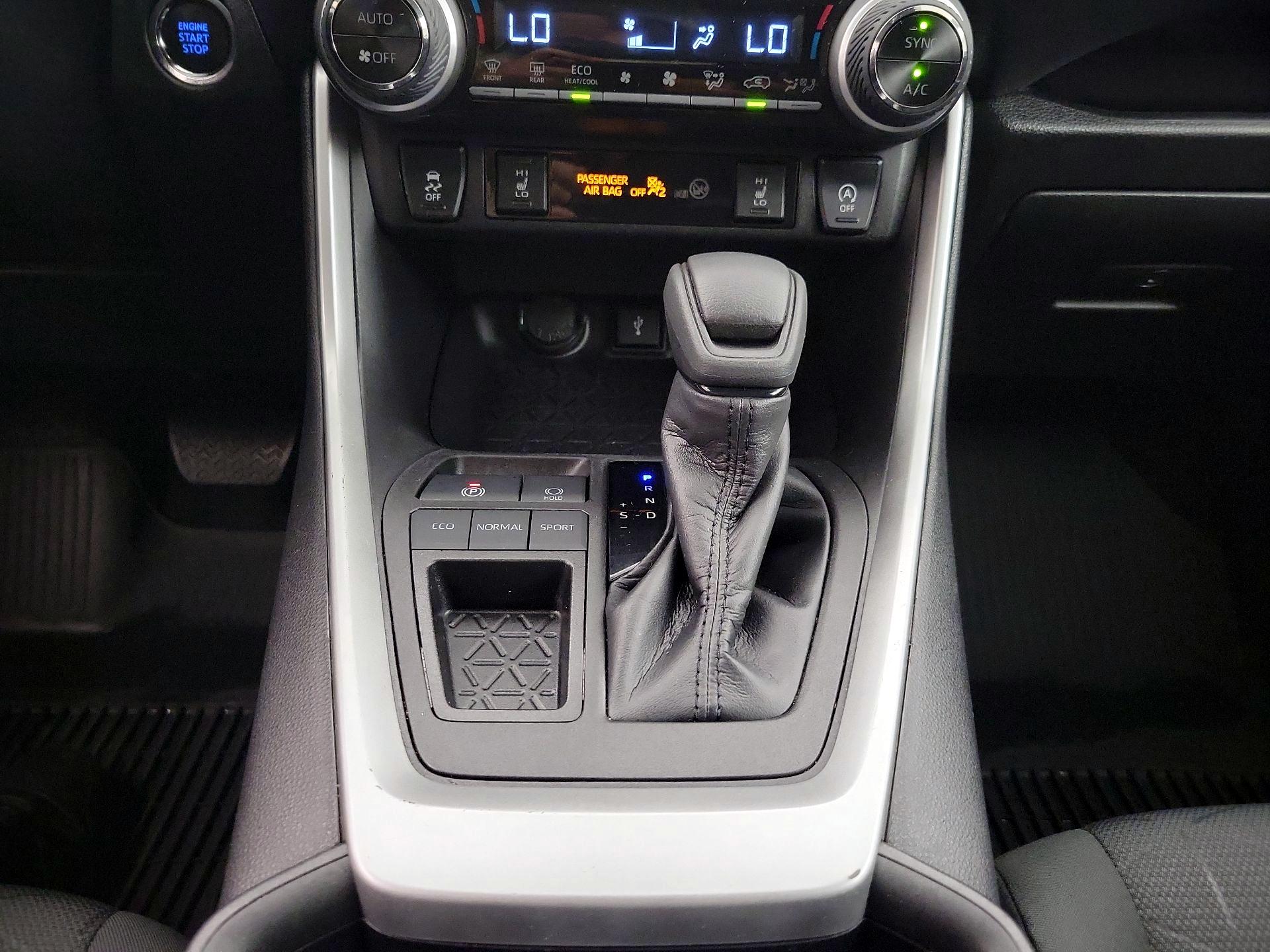Thumbnail: 2022 Toyota RAV4 - 17