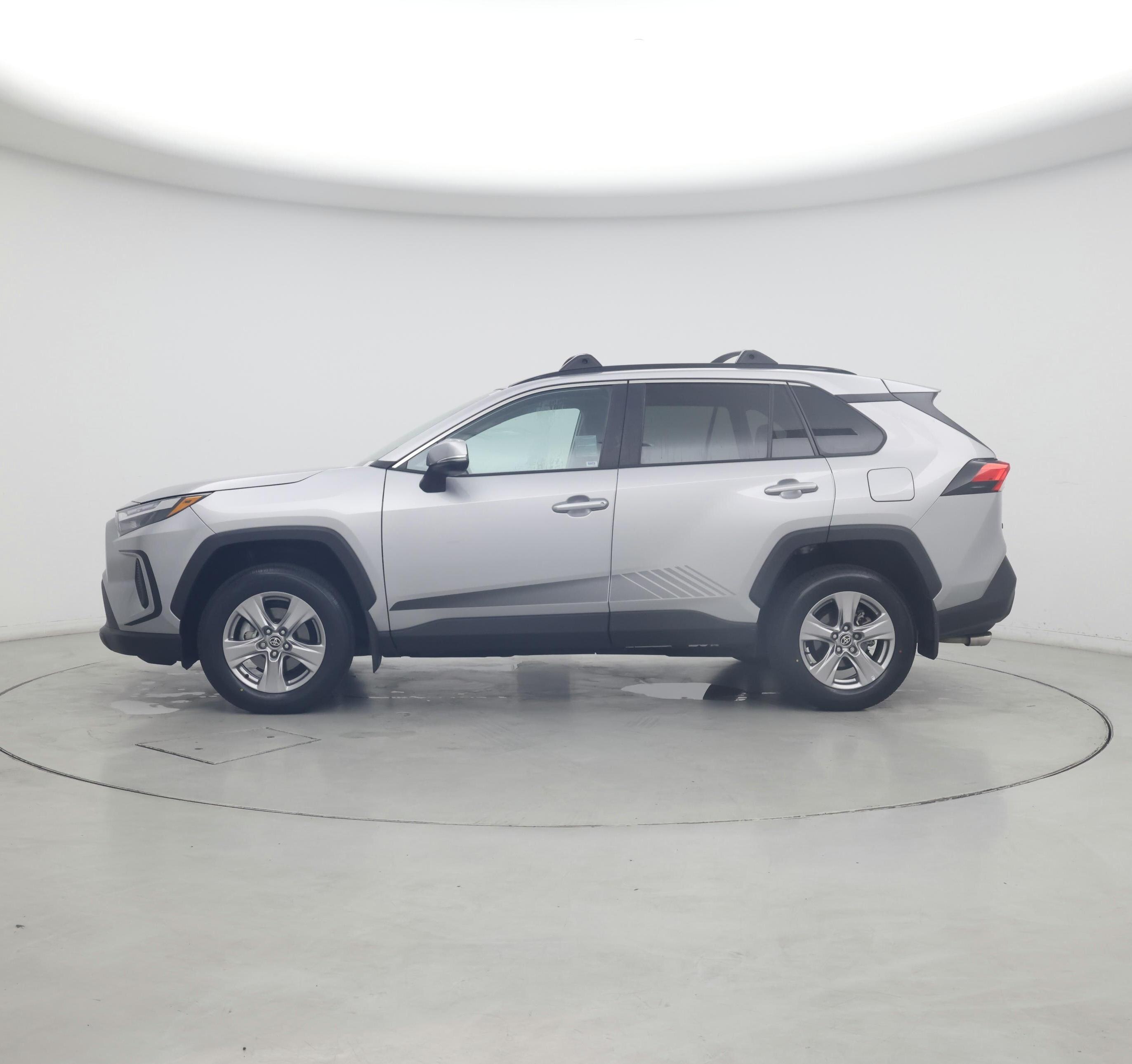 Thumbnail: 2022 Toyota RAV4 - 3